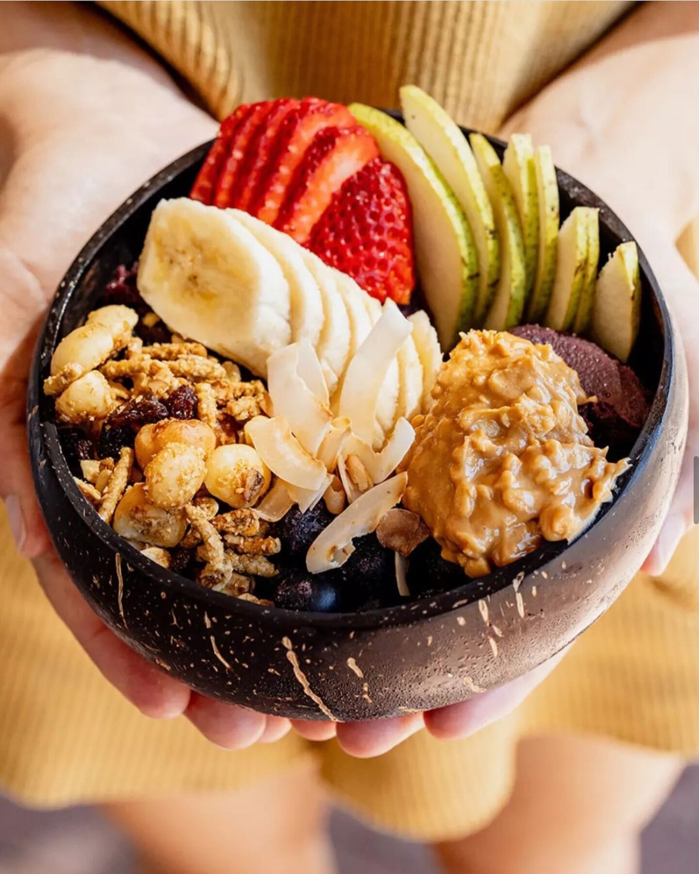 Perfect match: Summer days and Acai bowl @busy_bird_coffee