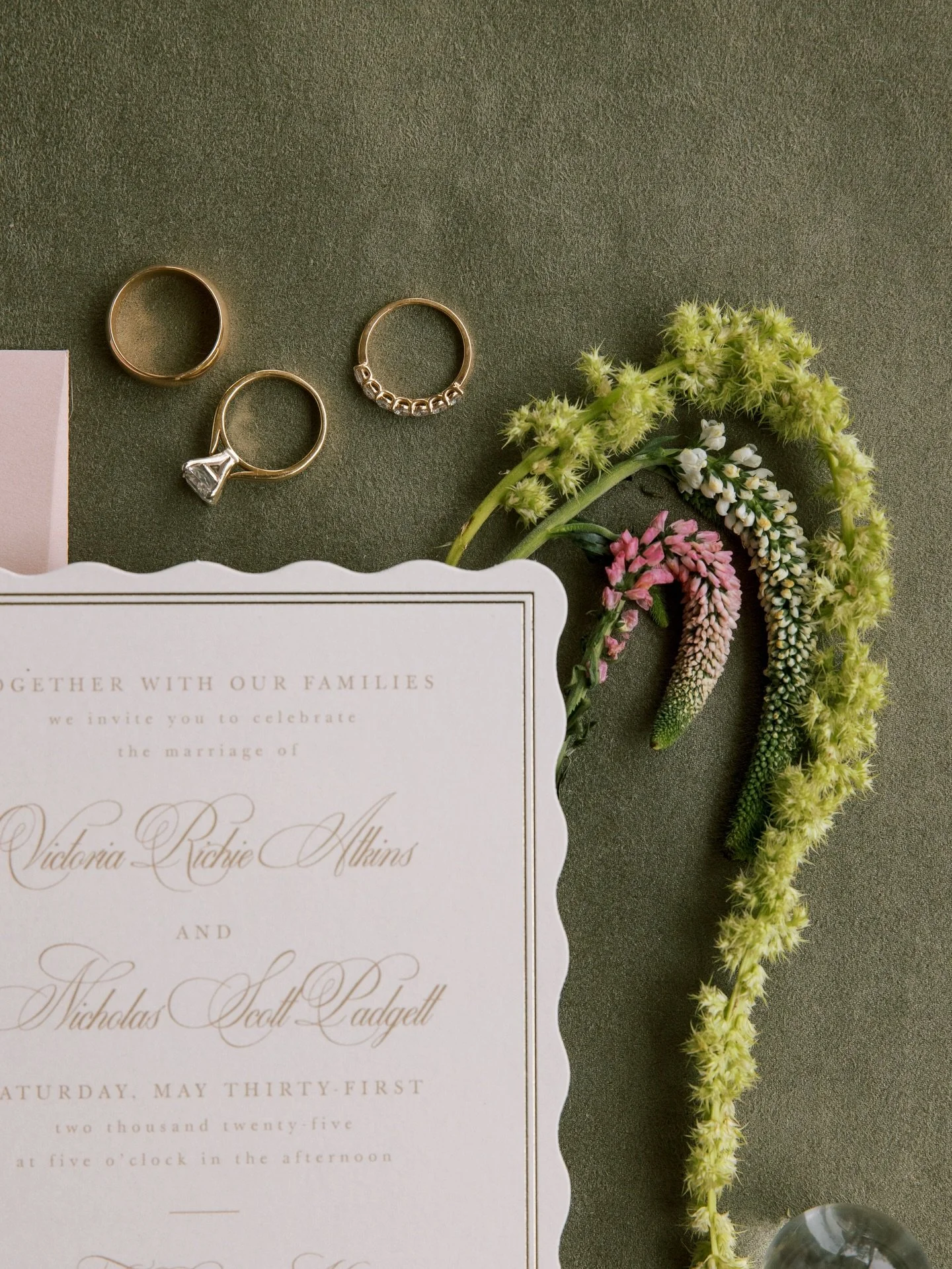 The most perfect details from the most perfect day. Reflecting back on V+N&rsquo;s wedding photos and reminiscing on how surreal this day was. 

Planning: @emilyhoganvisuals 
Venue: @blanton_house 
Photography: @emilyhoganvisuals 
Videography: @emily