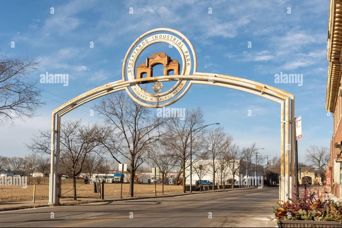 stockyards-industrial-park-gate-in-the-historic-back-of-the-yards-neighborhood-chicago-illinois-2SCD325.jpg