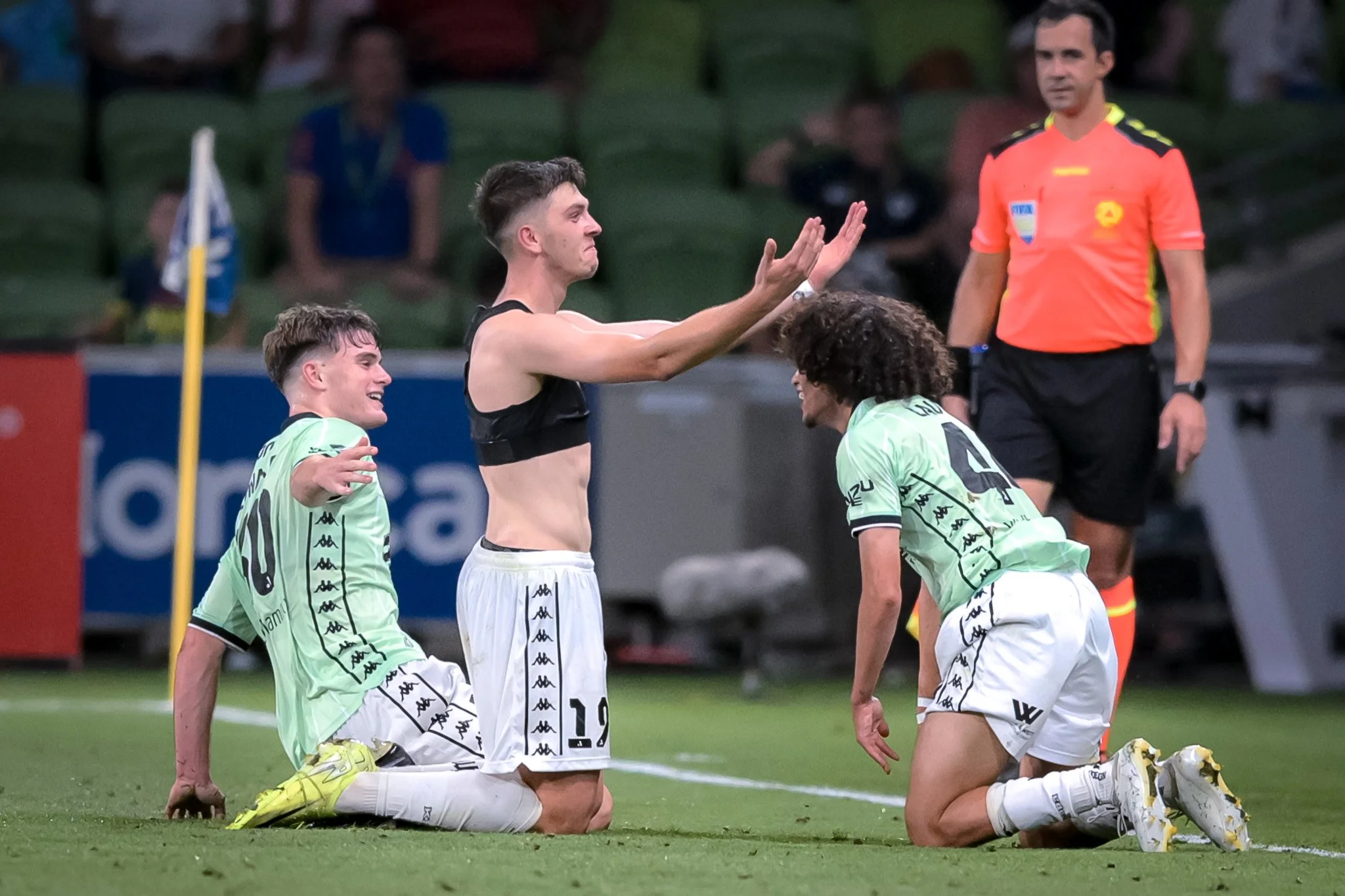 aleaguemelbvictory1535.jpg