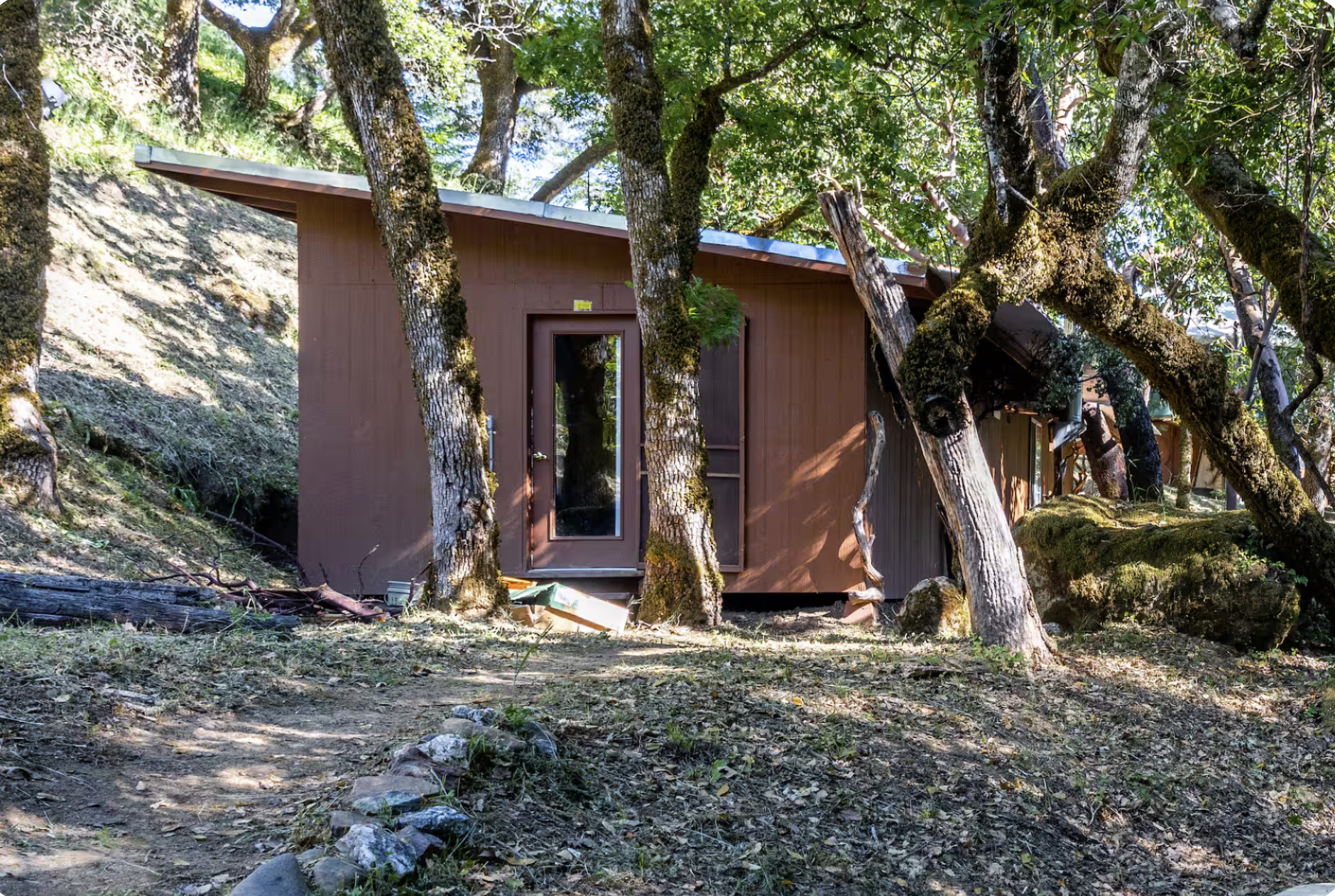 The Hideaway is a beautifully converted farm building is a hidden gem located in our Golden Cup Wilderness Village. It's secluded backyard forest and special attractions will put you at ease with the sounds of nature.
