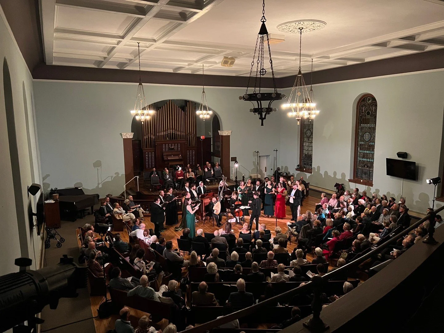 Congratulations to Dumbarton Concerts (@dumbartonconcerts) on a SOLD OUT season opener with The Thirteen [@thethirteenchoir]! 🎉

Don't forget that Center Directors, Team Leaders and Teachers can receive 🎟️FREE TICKEtS🎟️ to one of Dumbarton Concert
