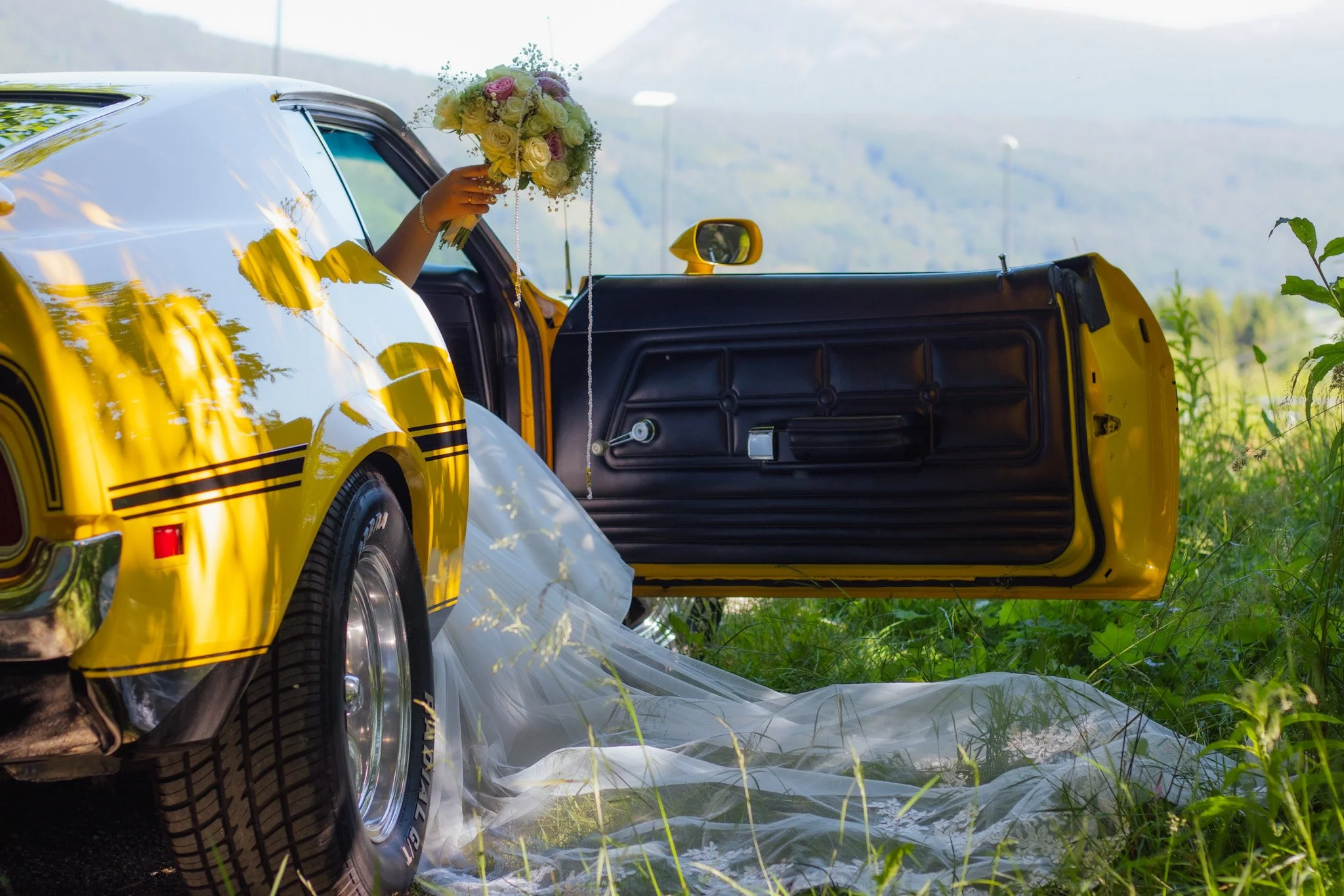 Foto av Grafisk designer Ronja maria Falch. Bryllups fotografi av Ronja Maria Falch.