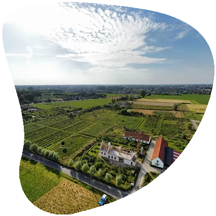 luchtbeeld-met-boerderij-eetbos