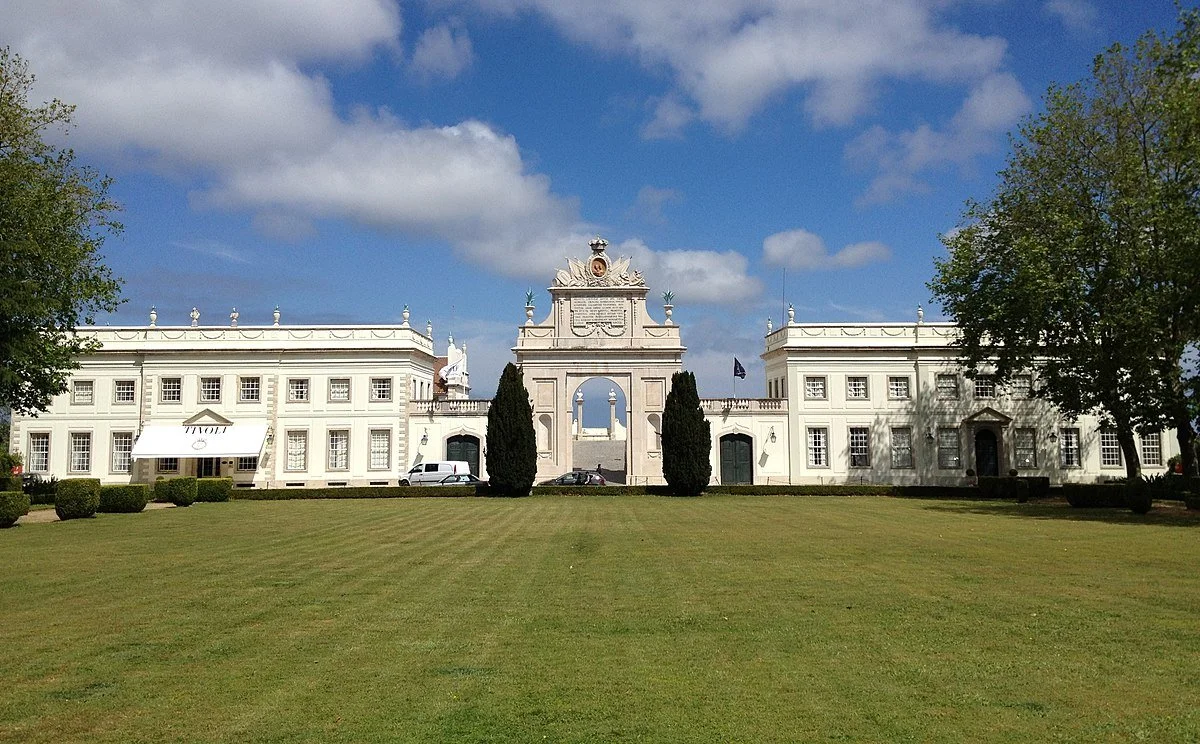 1200px-Palácio_de_Seteais_2013_10.jpg