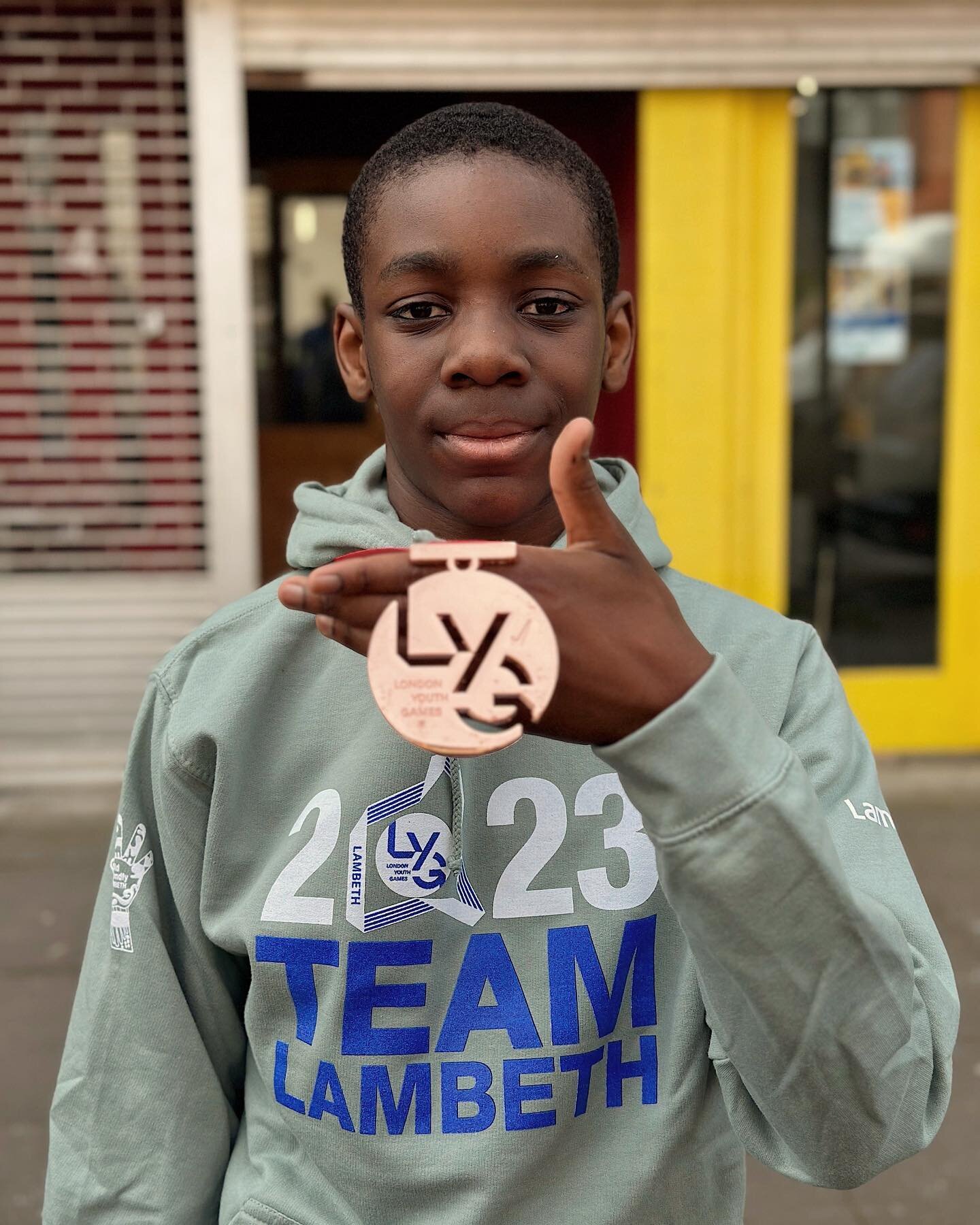 🏅Bling, 🏅Bling, Indoor Rowing is our thing!🏅

A massive Congratulations to one of our most consistent participants Duvar Darko for his Bronze Medal at the 2023 London Youth Games Indoor Rowing. 

Thank you to our coaches at @londonyouthrowing 

Ke