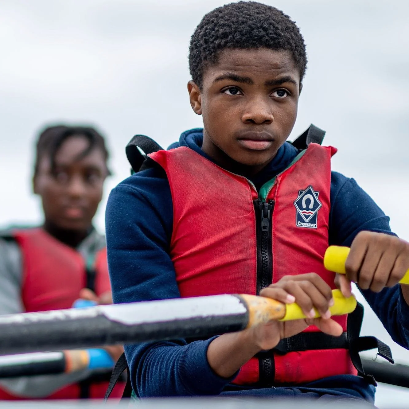 As the new term approaches, so does the return of our weekly indoor rowing sessions. 

Our @londonyouthrowing coach guides young people through core strength building, from warm up to individual personal best (PB).

📸 @theboatraces 

#skillsforlife 
