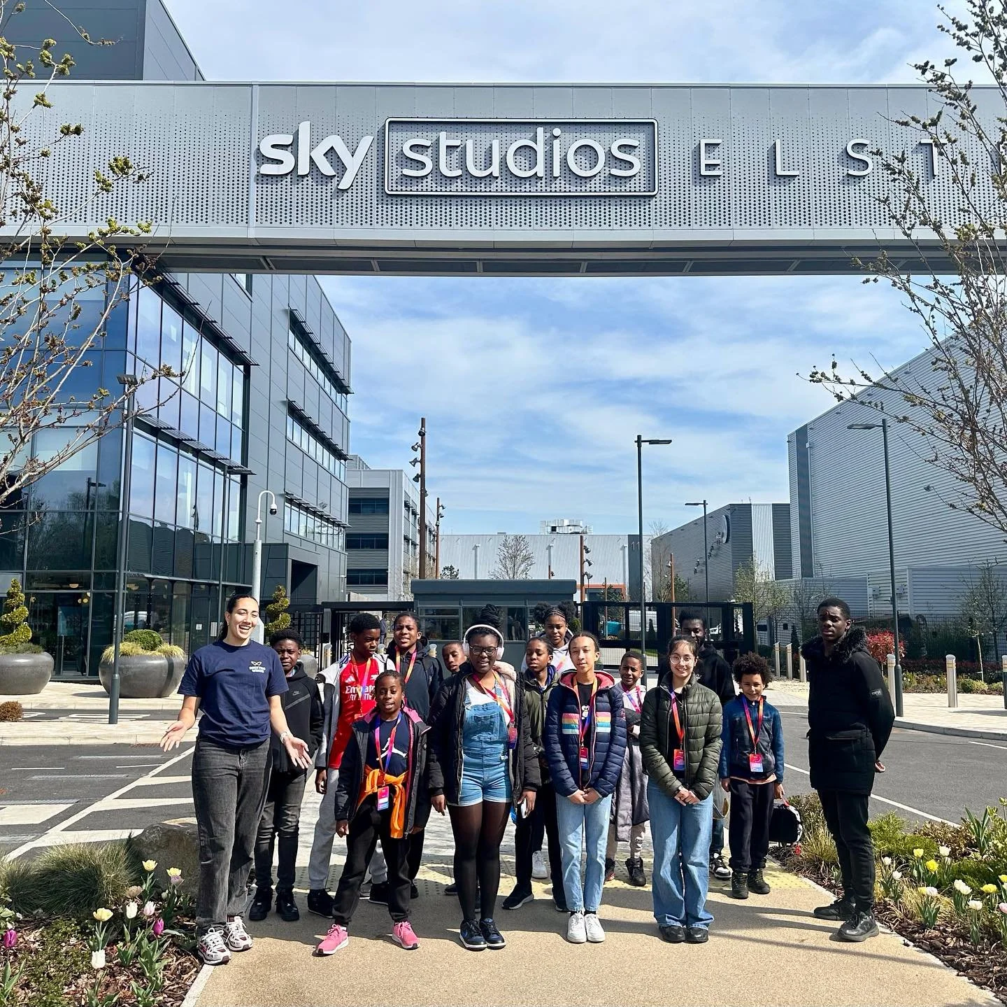 An unforgettable day at Sky Up Academy Studios 🎬📹

Over the Easter holidays, a group of young people from Brixton Wings stepped into the world of media production learning to script, film, direct, and present their own news reports using Sky&rsquo;