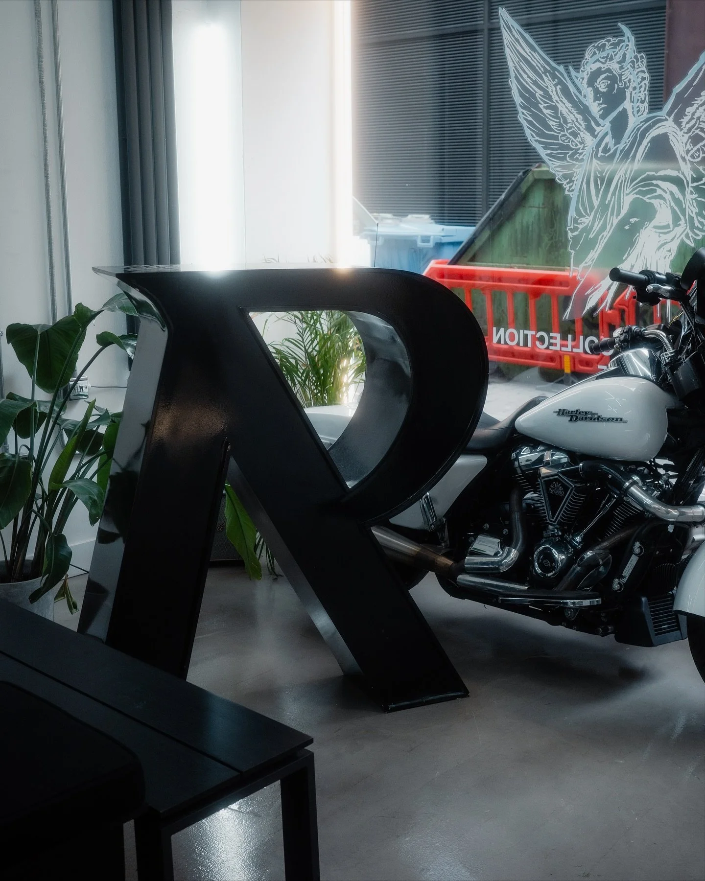 Behind the scenes shots from lastnight with @representclo x @themanchestersocial x @flannels 

Big love to everyone involved 🖤🖤🖤