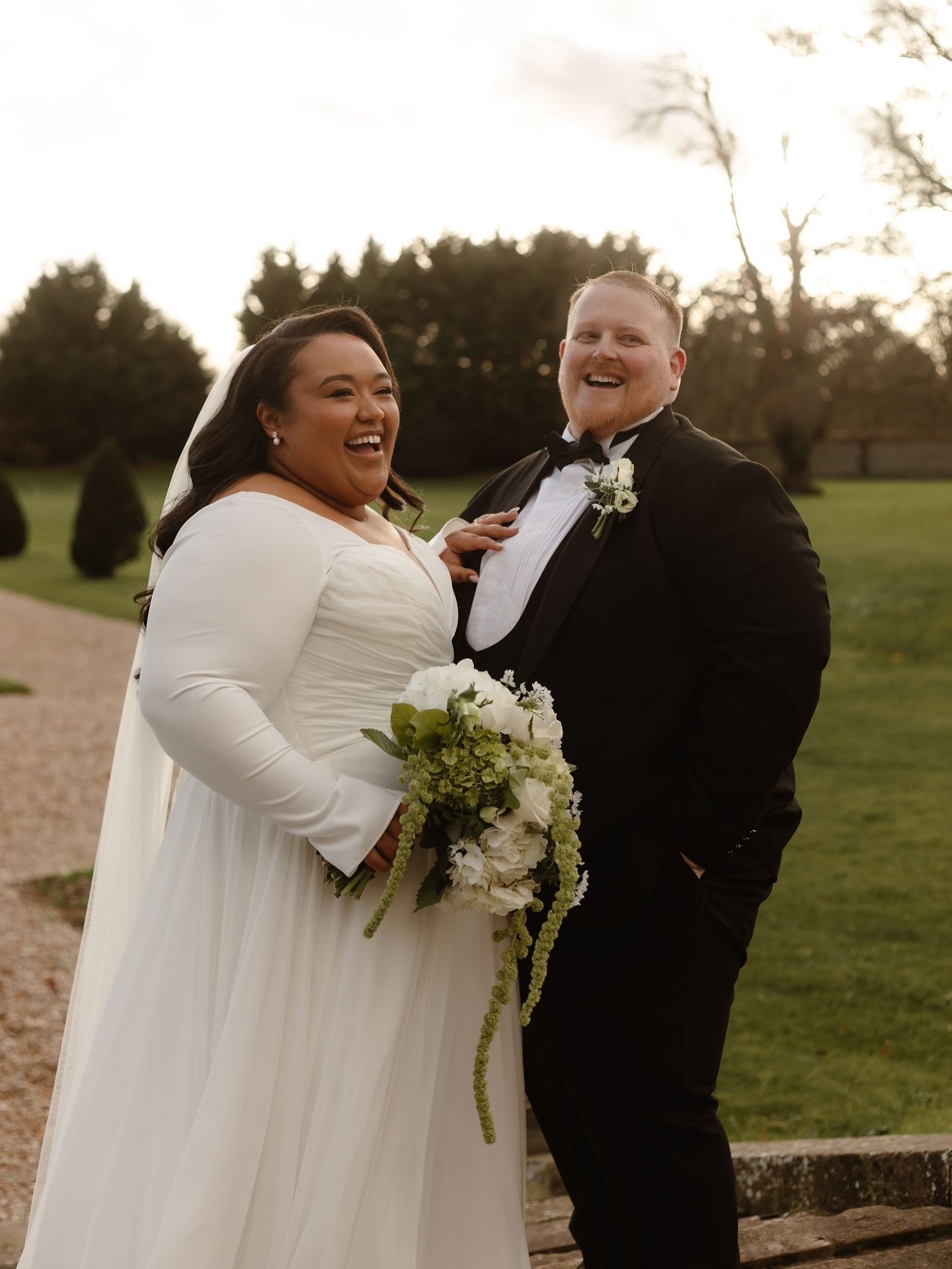 A perfectly sunny, wintery day for this beautiful pair in November at @stubtonhall 🥰 so much fun working with @clique_visuals &amp; @estherrosecreative 🖤

Wedding Dress - @emilybridalwear 
Venue Styling - @modernheritagestyling 
Florist - @jacarand