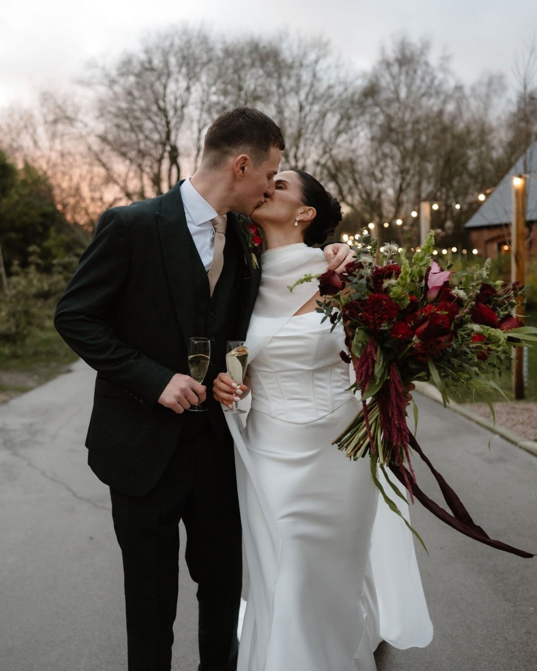 Nadia + George 🫶🏻🖤🥹

Wedding Dress: @emilybridalwear 
MUA: @hannahattermua 
Hair- @molliecosierhair 
Flowers:- @bettysflowerclub 
Room Dresser  @taraknott_ 
Table Plan and Welcome sign- @designby.abbie 
Singer: @jamestaplinmusic 
Band: @southwest