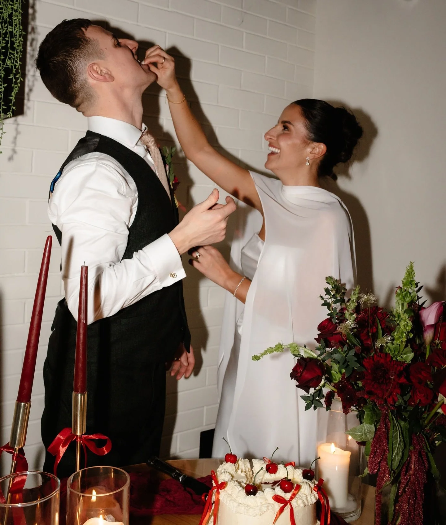 I absolutely love that this tradition of feeding each other cake (or even just a cherry from the top!) has made a comeback ☺️🙌🏻

Wedding Dress: @emilybridalwear 
MUA: @hannahattermua 
Hair- @molliecosierhair 
Flowers:- @bettysflowerclub 
Room Dress