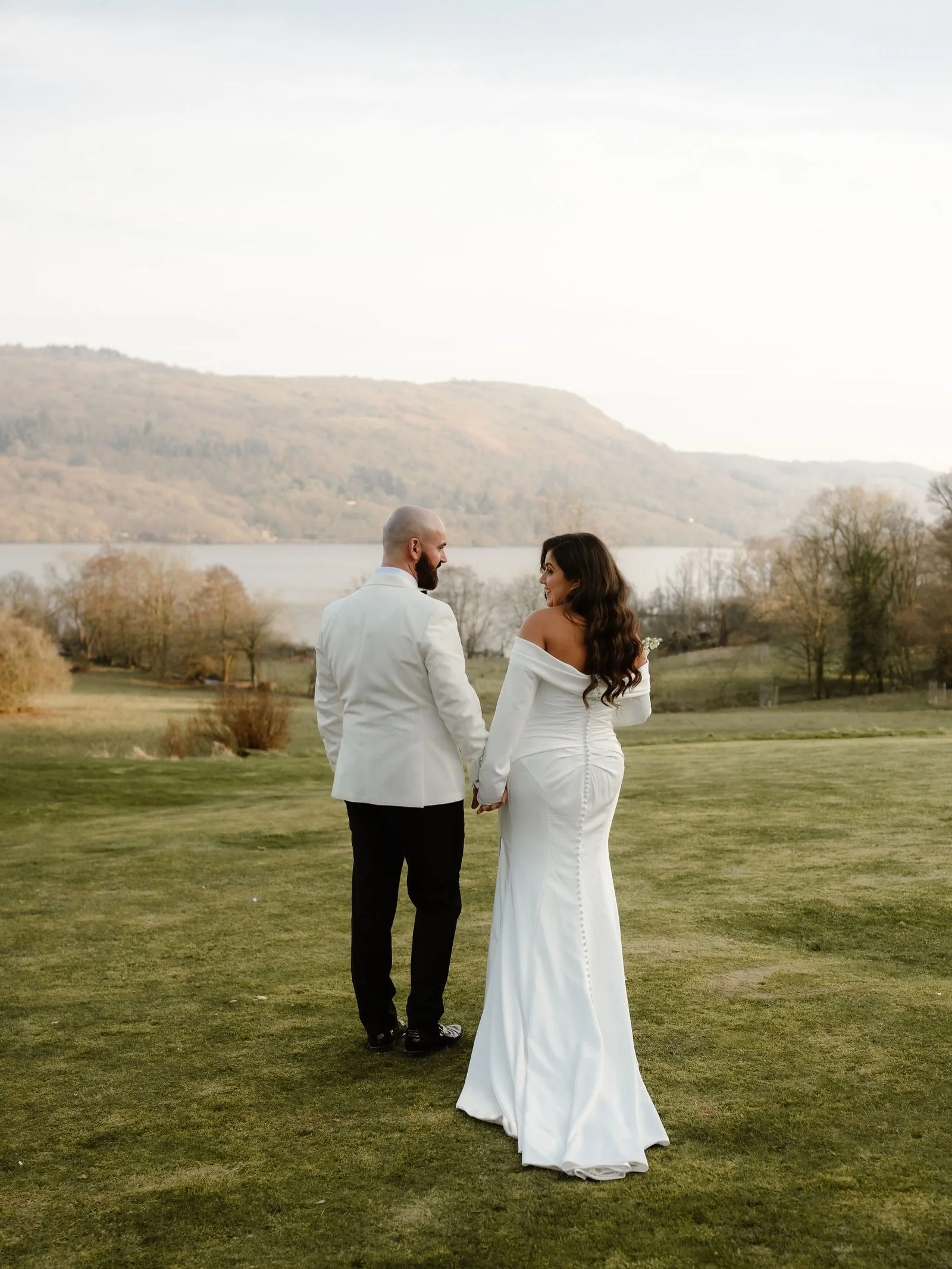 Hannah + Rob 🤍🌱🥰

@silverholme_weddings @silverholme @honeyshideaway 
@lovestory_bridal @meganmarie_hair @tiabarreamakeup 

#lakedistrictweddingphotographer #cotswoldsweddingphotographer #shropshireweddingphotographer #londonweddingphotographer #g