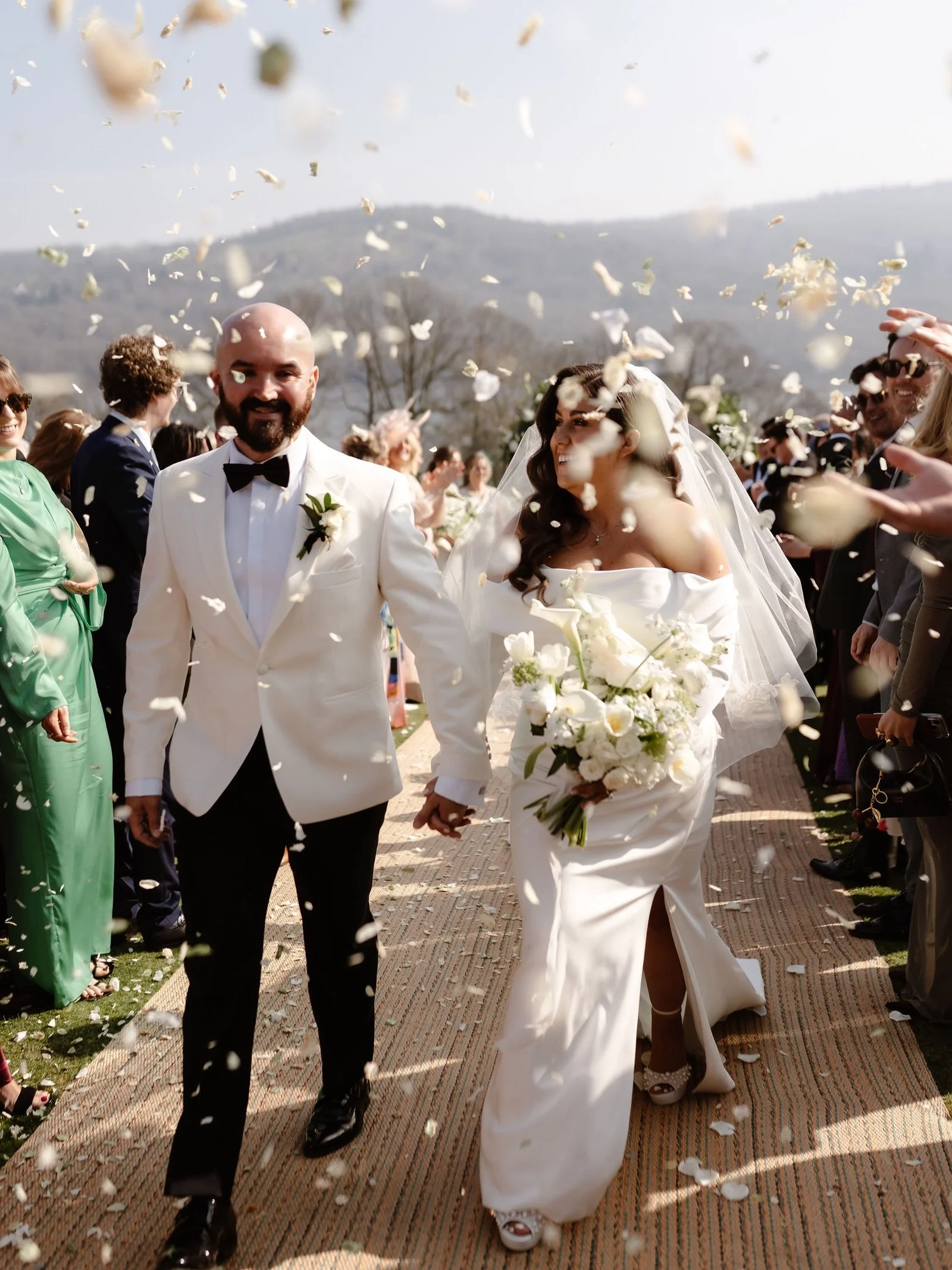 Some more of my favourite moments from Hannah + Rob&rsquo;s beautiful day 🤍

@lovestory_bridal 
@honeyshideaway 
@willowandfiginthelakes 
@karenrhodesweddingsandevents 
@meganmarie_hair 
@tiabarreamakeup 
@slatermenswear 
@jakesandco 
@specialeventt