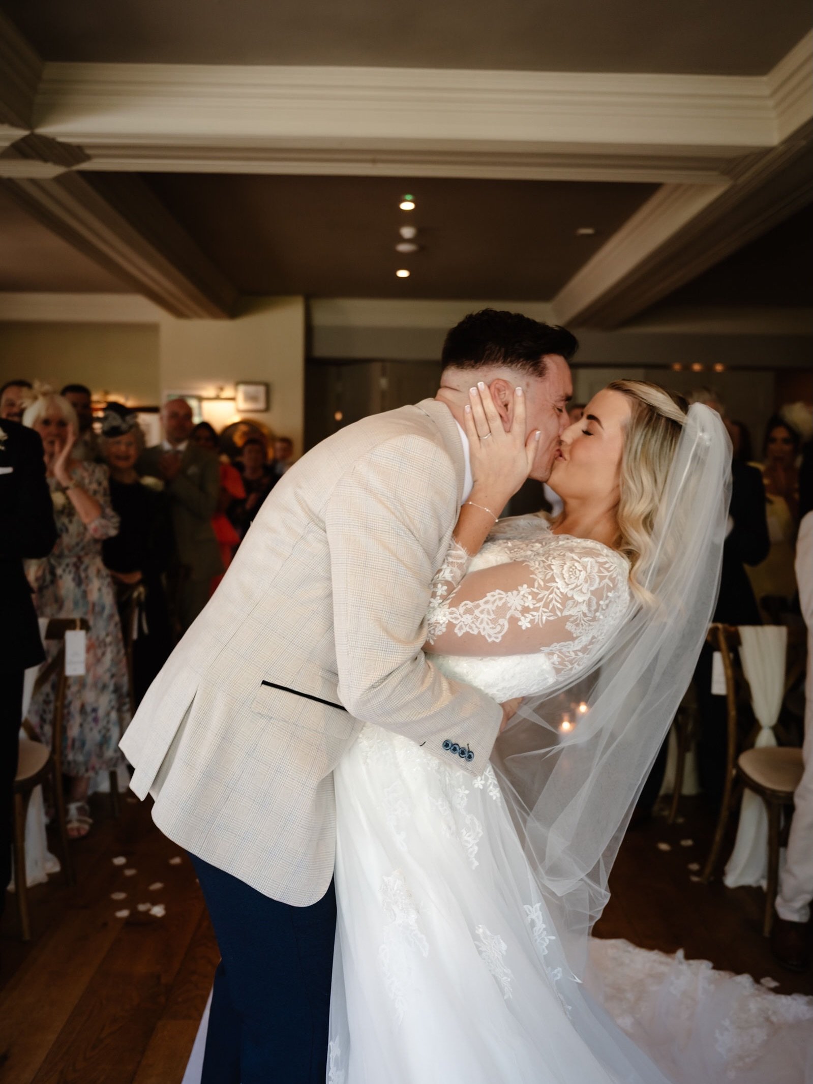 Emma + Dan 🤍 

Make up - @victoriaellenmakeup 
Hair @sgannonhair 
Bridal jewellery @lilyandrooldn 
Florist - @flourishflowers_nw 
Venue dresser - @maddisonjcreations 
Singer - @ceryshansonmusic 
Venue @littlefoxwirral 
Cake @natalies_cakes_and_bakes