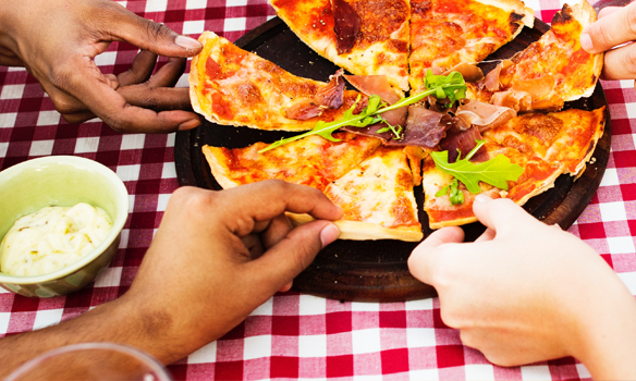 Top 5 Ways to Eat Together on a Busy Schedule