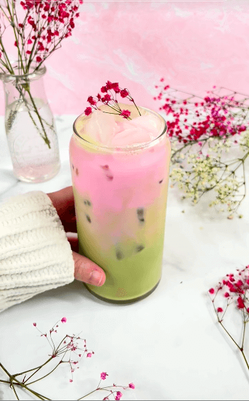 Milk Drinks: This Rose Matcha Latte= Your New Morning Ritual