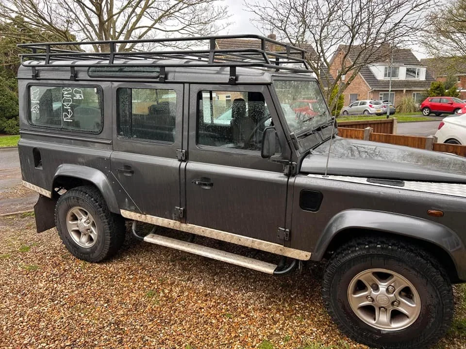 defender-110-expedition-rack-mcb4x4-105.webp