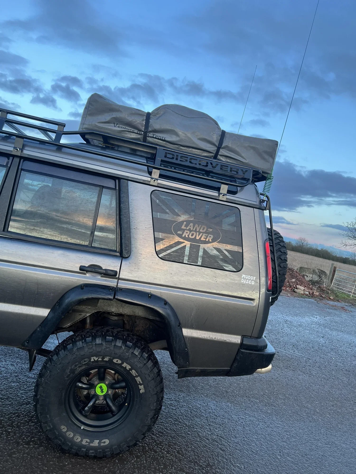 discovery-2-tent-rack-mcb4x4-3.webp