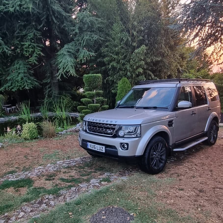 Built our 1st D4 rack the other week for a customers trip around Europe, super happy with how it turned out 😃
#rooftent #landrover #rooftent #offroad #discovery #mcb4x4