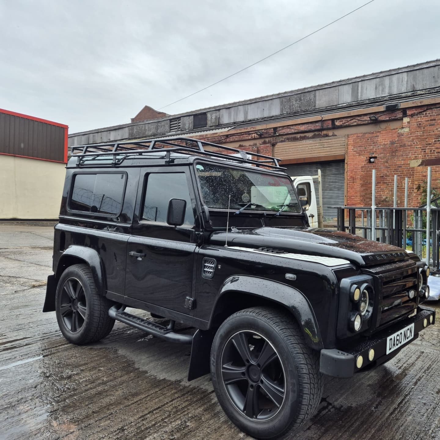 Rack & ladder combo on this stunning bespoke 90 😃
#rooftent ##landrover ##rooftent ##offroad #mcb4x4 #defender #defenderjam #defender90