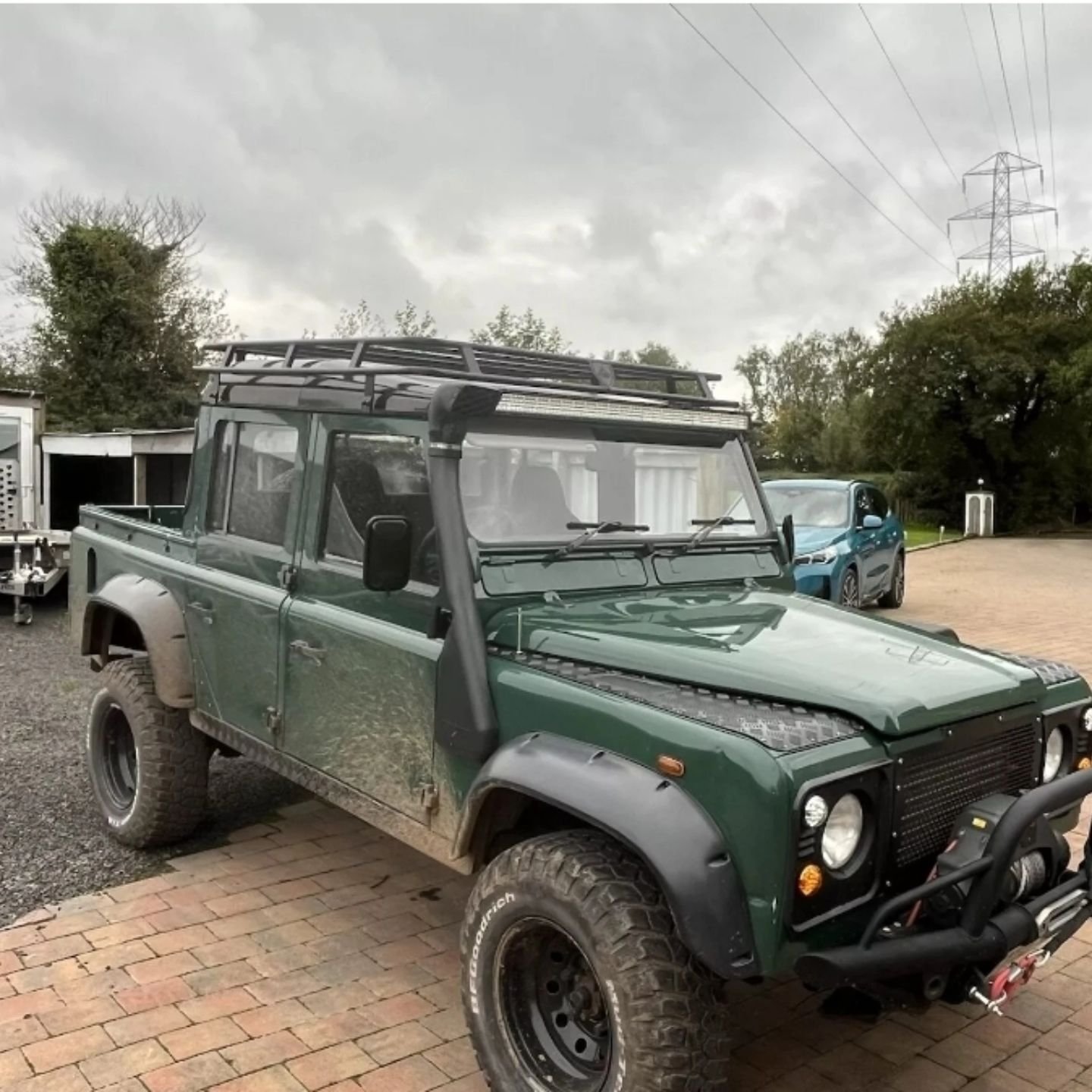 110 crewcab Rack we built and send over to Ireland 🇮🇪
#defender #crewcab #roofrack #4x4 #mcb4x4 #offroad #mcb4x4.co.uk