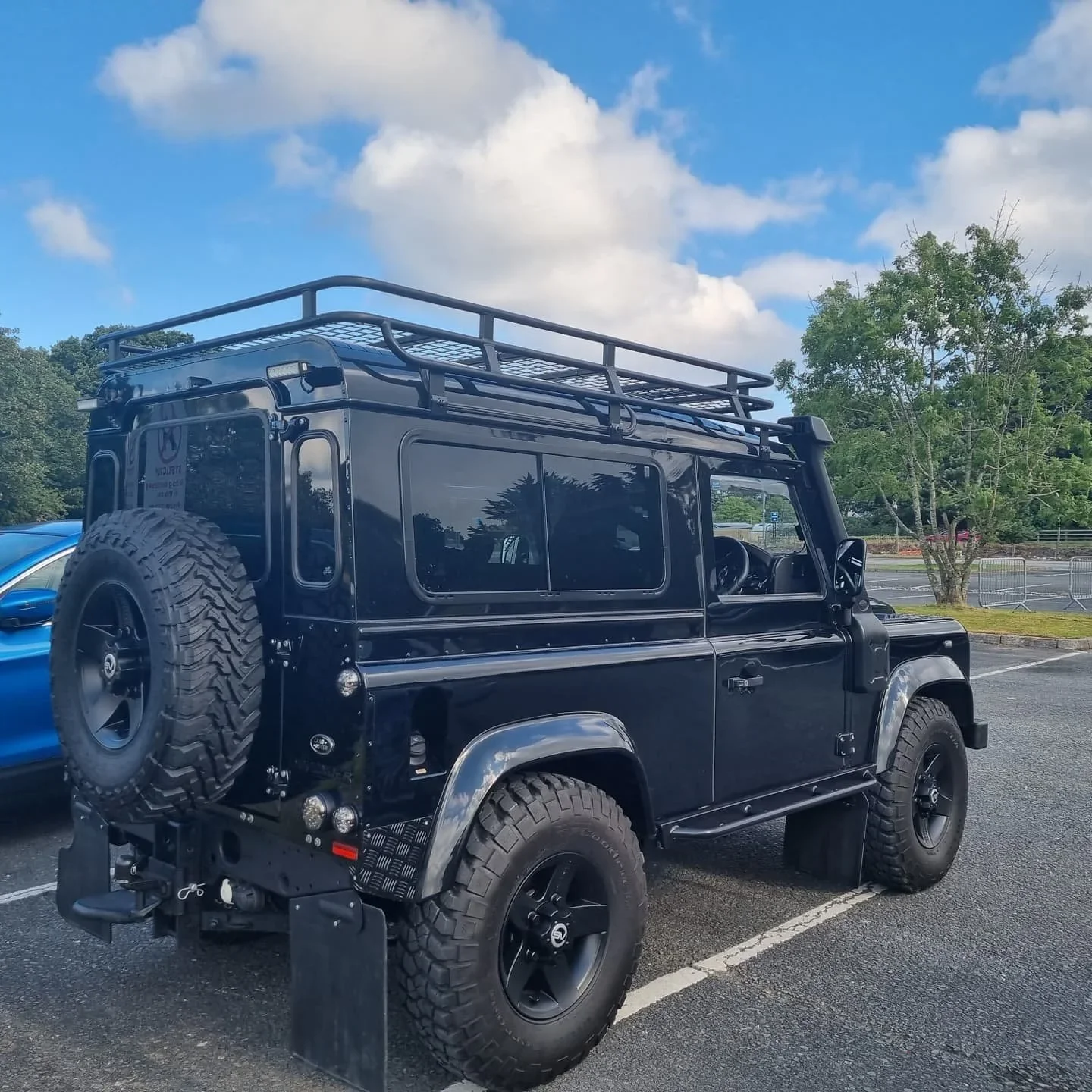 defender-90-expedition-rack-mcb4x4-63.webp