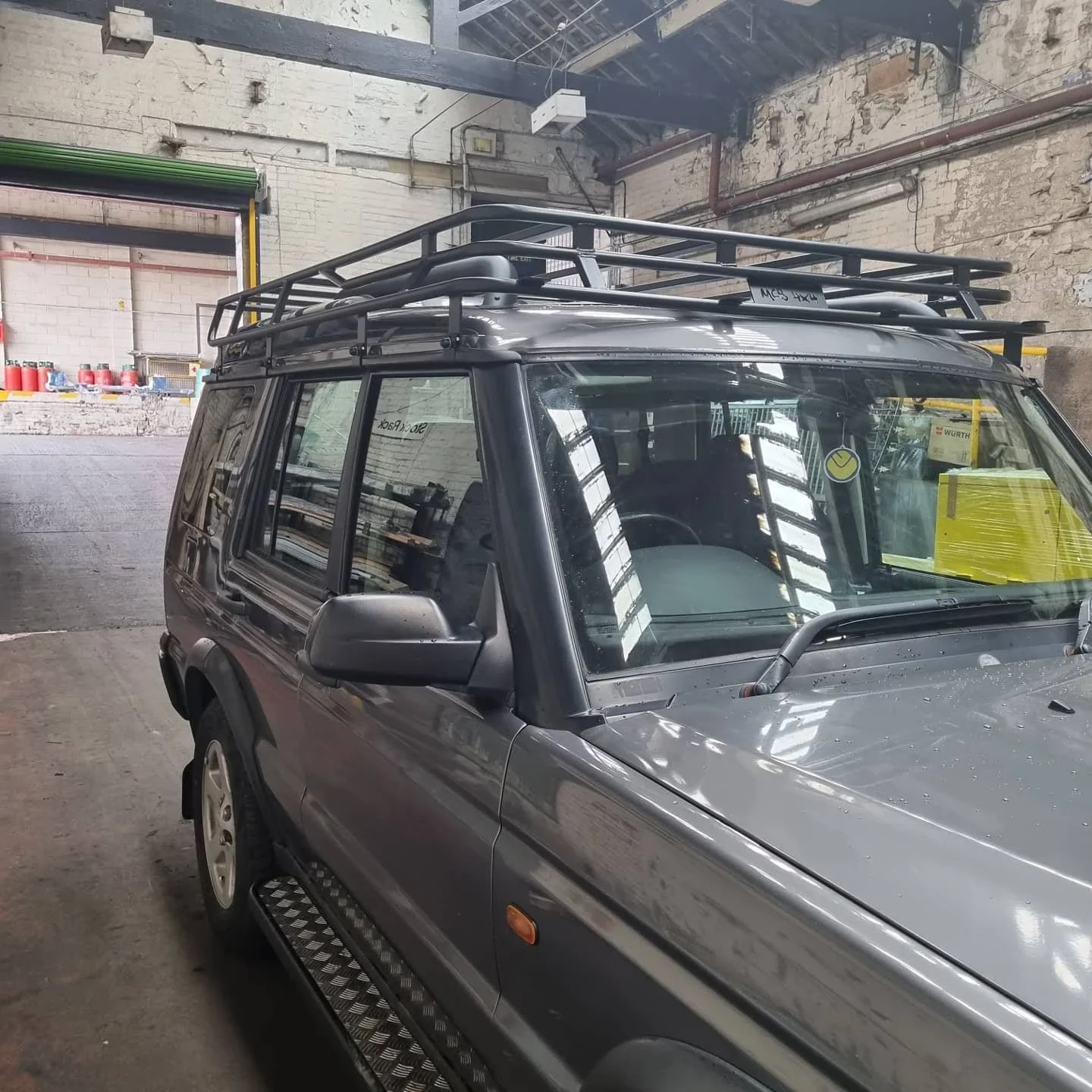 discovery-2-flat-rack-mcb4x4-27.webp