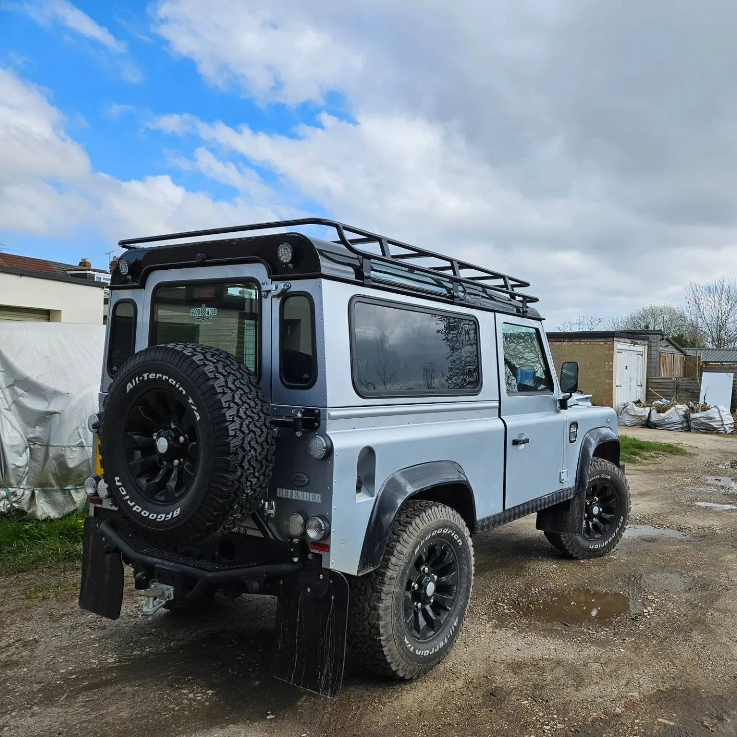 defender-90-flat-rack-mcb4x4-52.webp