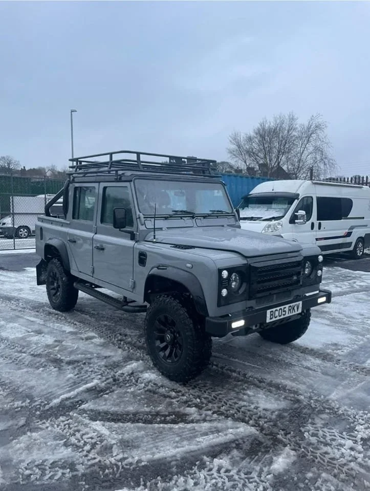 defender-110-expedition-rack-crew-cab-mcb4x4-98.webp
