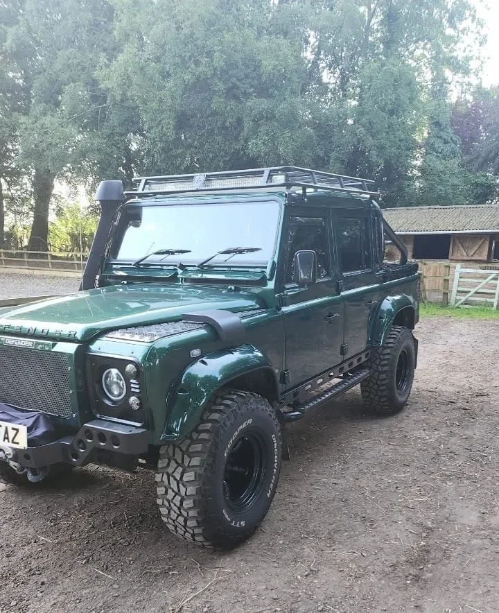 defender-110-flat-rack-crew-cab-mcb4x4-76.webp