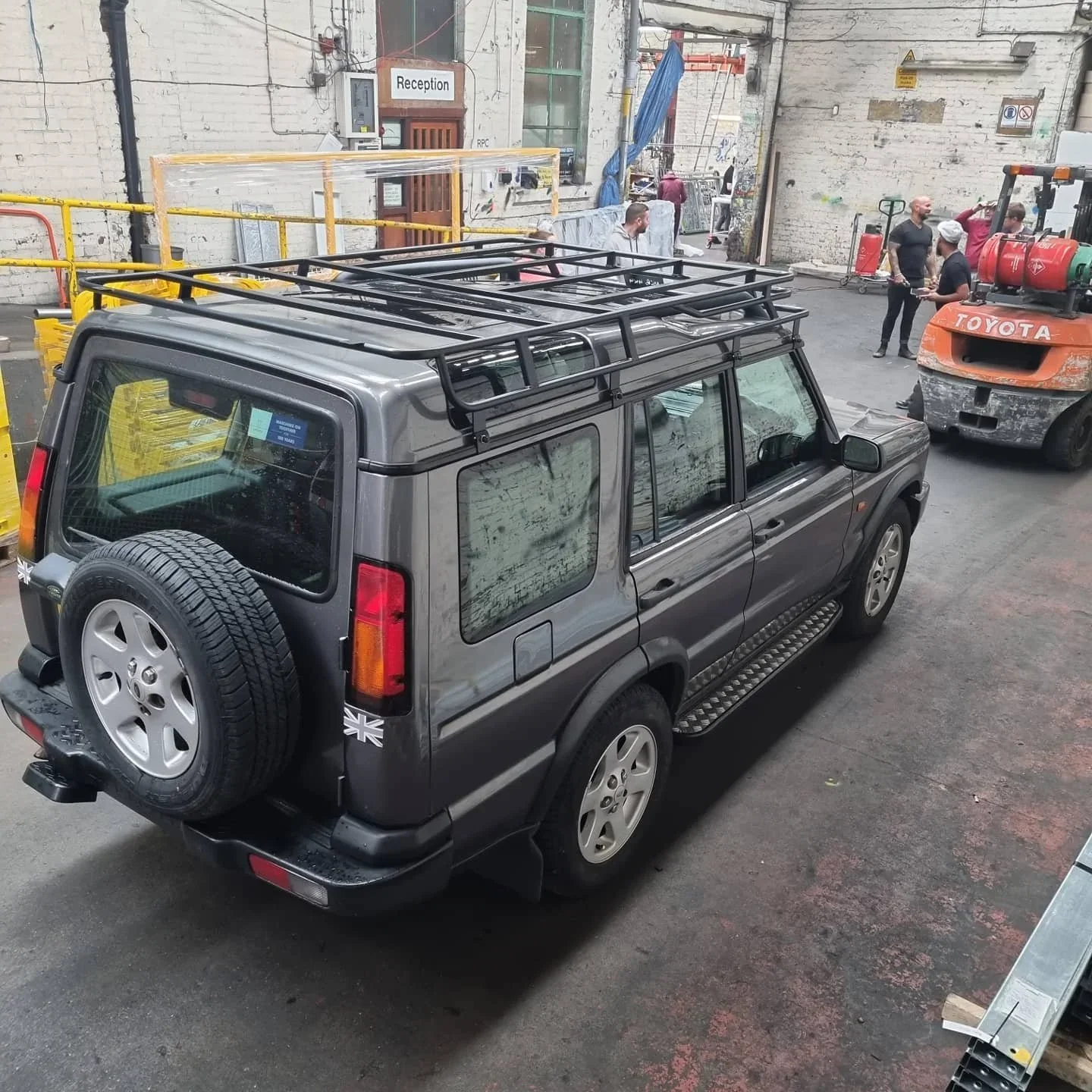 discovery-2-flat-rack-mcb4x4-28.webp