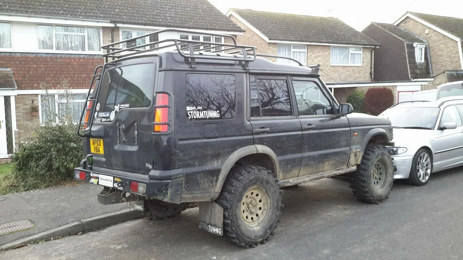 discovery-2-half-rack-mcb4x4-22.webp