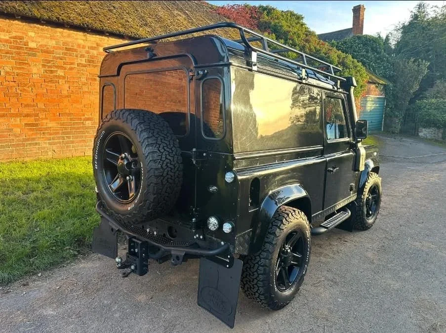 defender-90-flat-rack-mcb4x4-56.webp