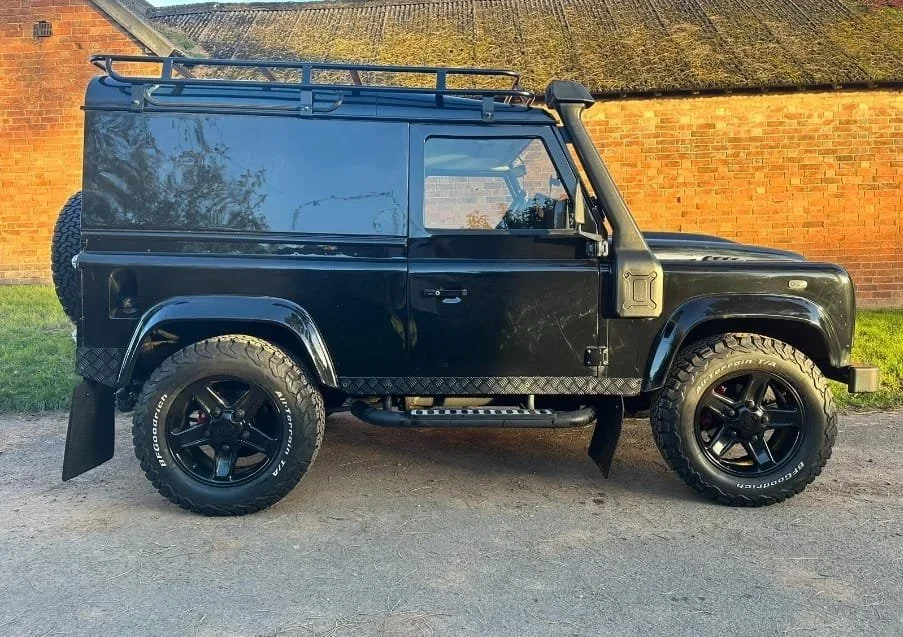 defender-90-flat-rack-mcb4x4-50.webp