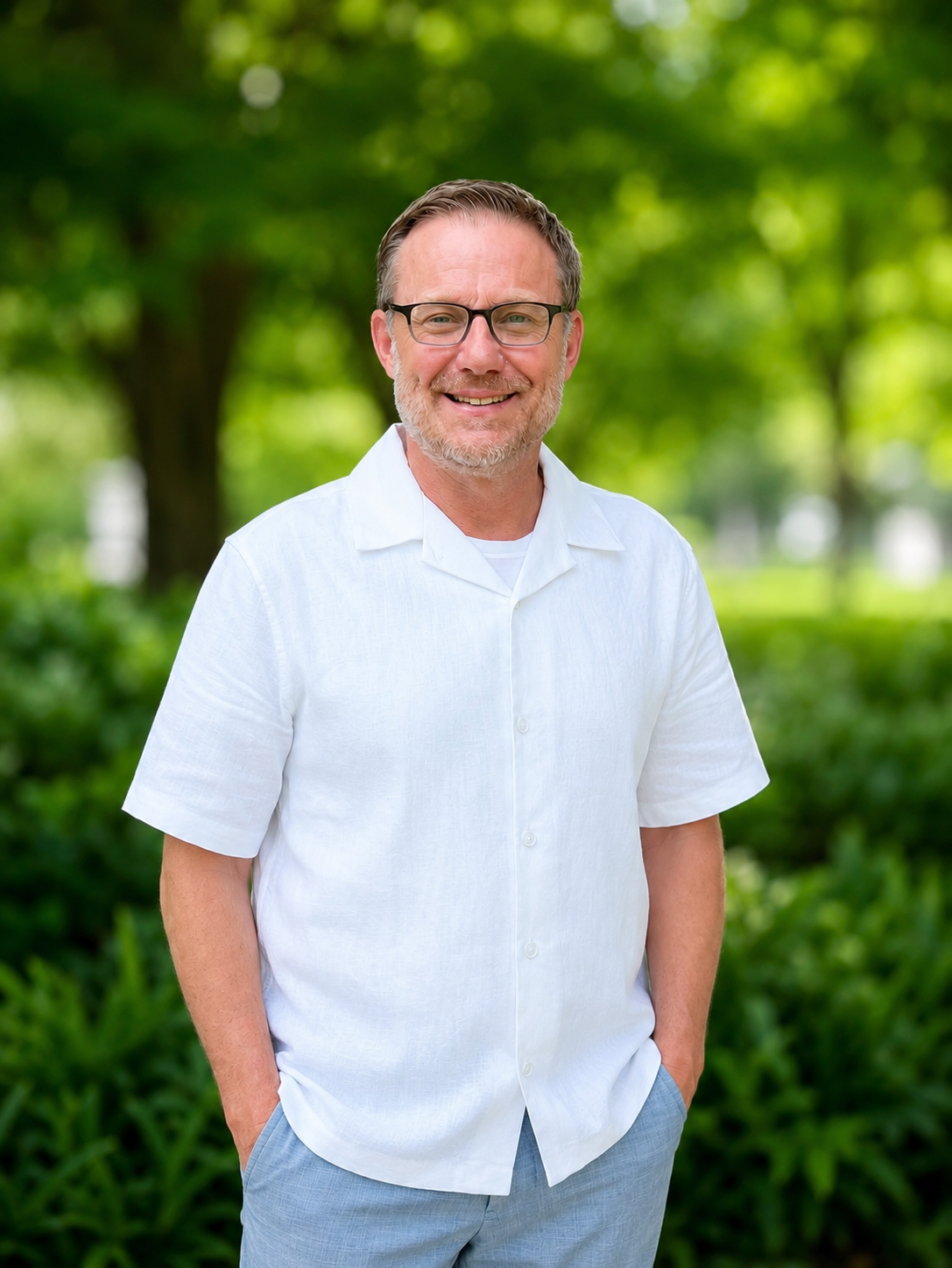Male therapist who works with adults with ADHD, anxiety, stress, shame
