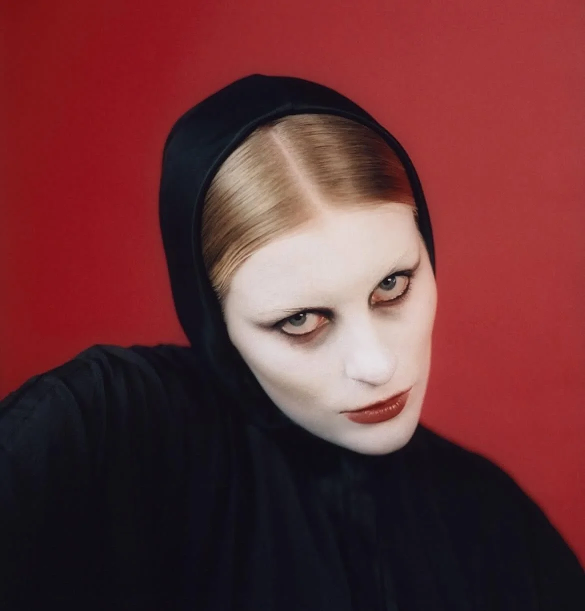 @jadahdale on hair for @parispaloma Good Boy music video 🩰

Director: @georgiecowanturnerdirector
Producer: @ehlclifford
1st AD: @peterjbromfield
DOP: @ciaranobriendop
1st AC: @chlsbrnrd
2nd AC: @zanapiber
Steadicam: @steadi.k
Gaffer: @giftofthegaff