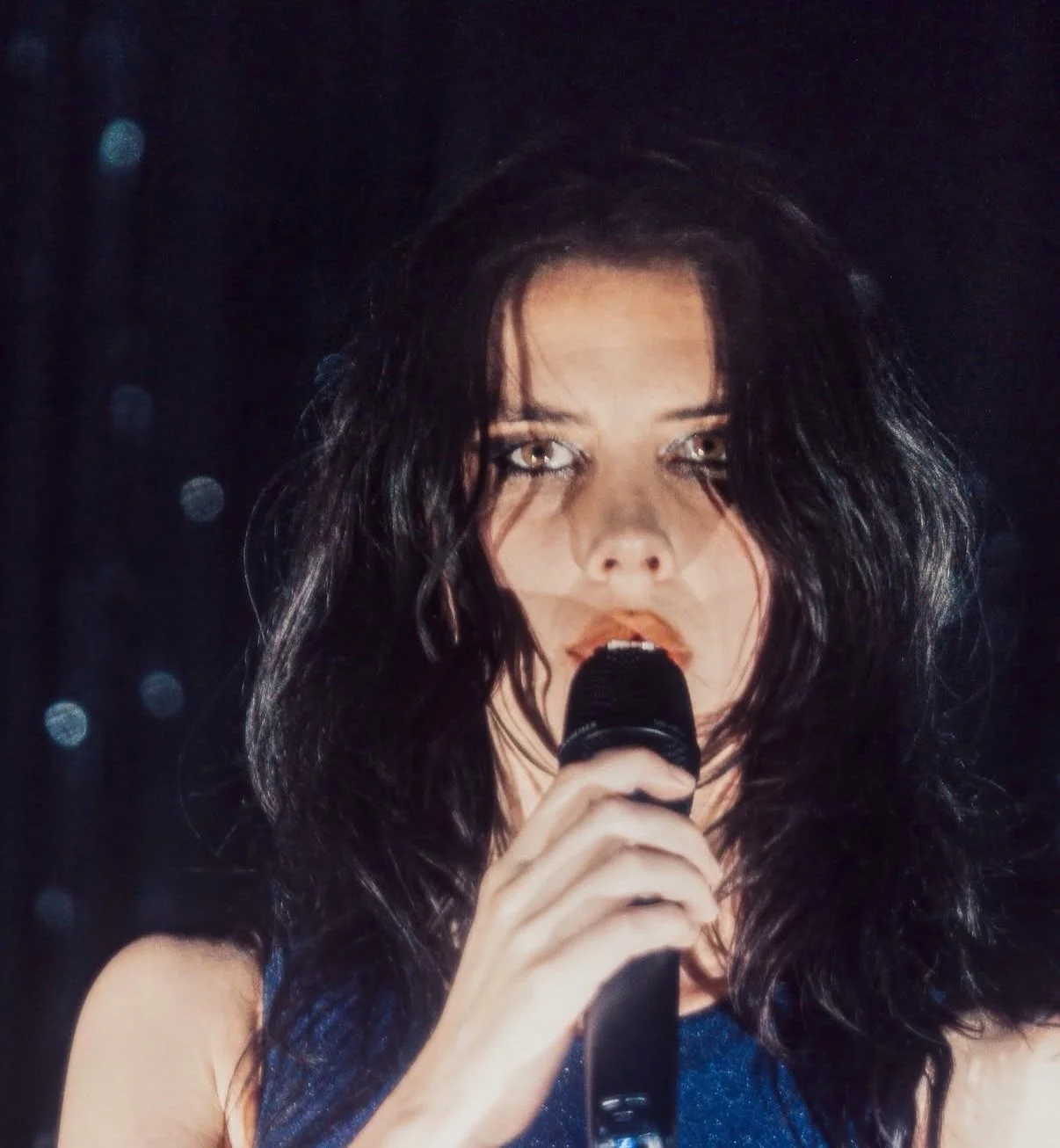 New shaggy shattered cut for @ellieciararowsell 
@wolfaliceband 

@jadahdale