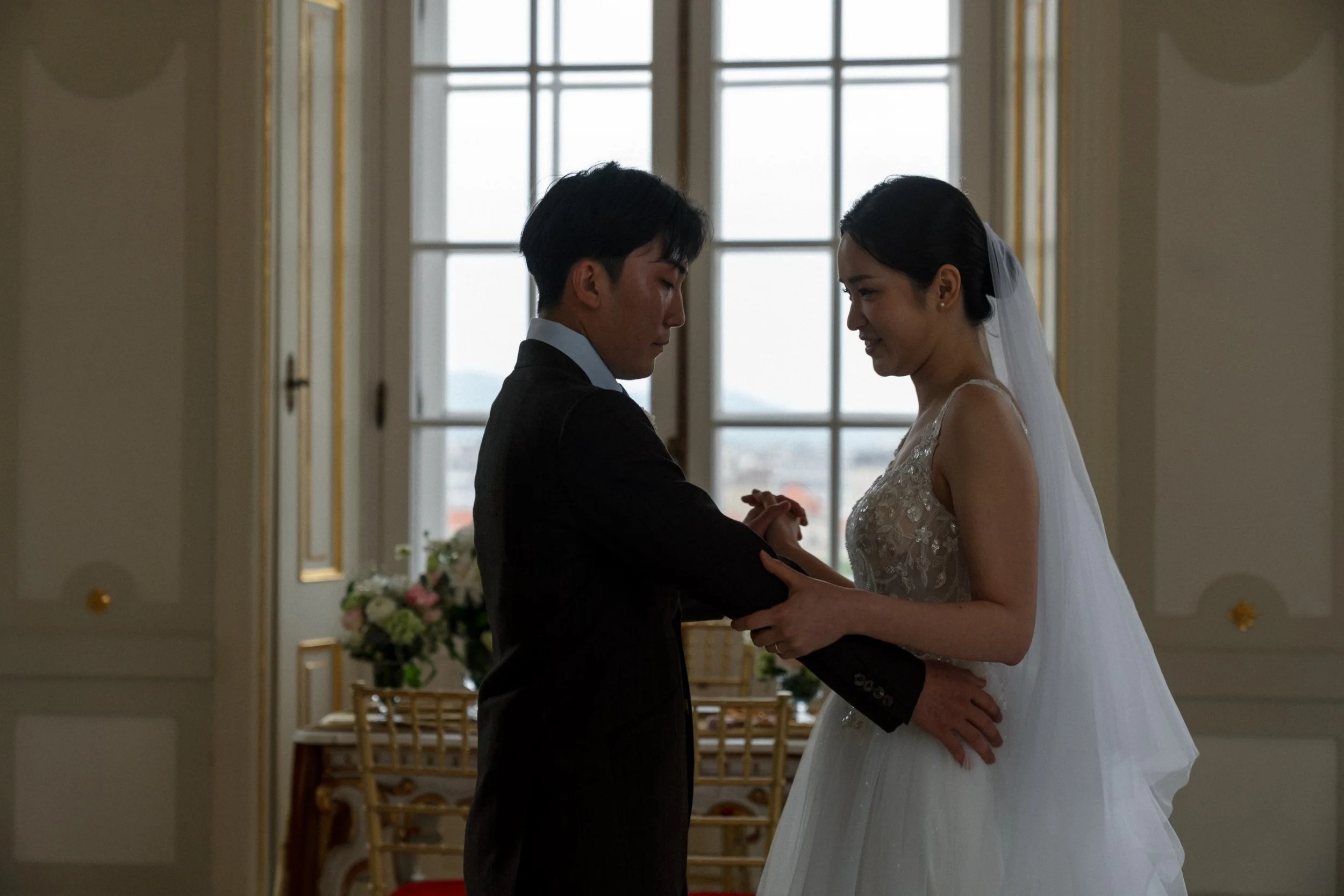 Korean Japanese couple wedding vows Belvedere Palace Vienna Fine Events Vienna