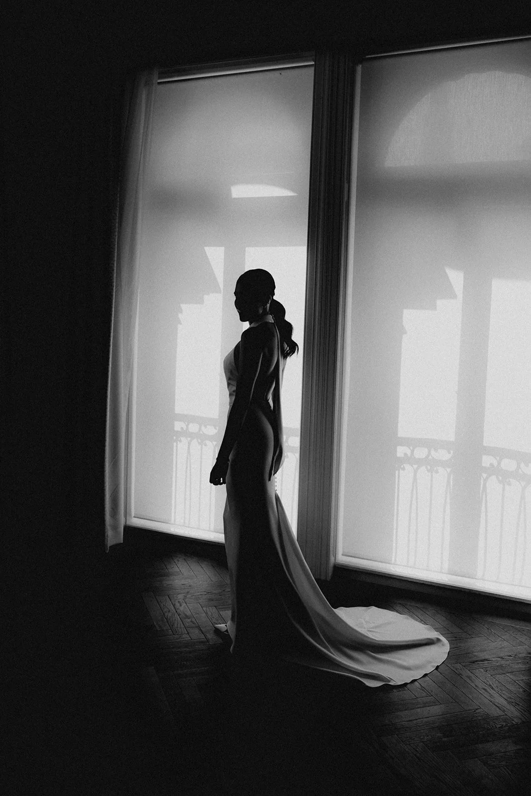 Elegant bride portrait Austrian National Library wedding Vienna Fine Events Vienna