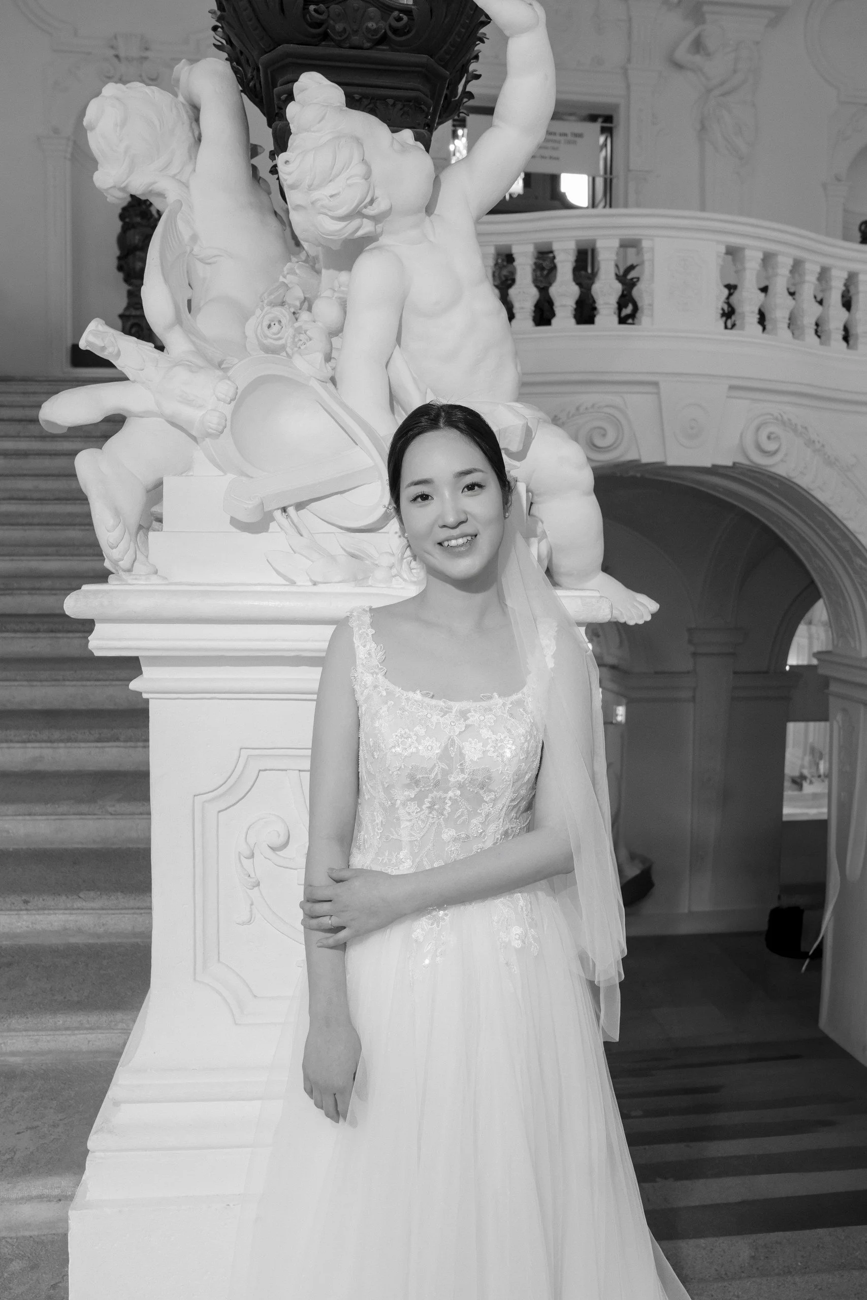 Elegant Korean bride portrait Belvedere Palace Vienna Fine Events Vienna