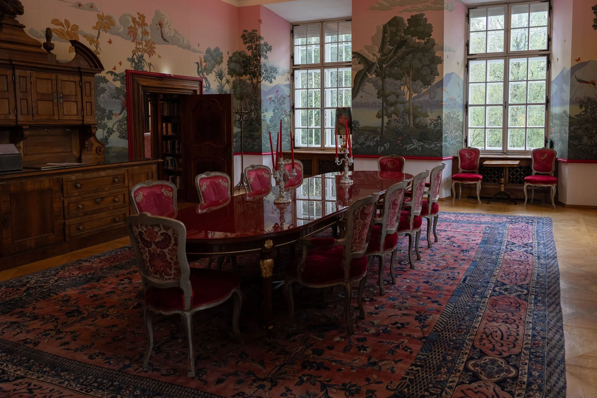  Destination Wedding elegant wedding venue Schloss Leopoldskron Salzburg red Salon Fine Events Vienna planning 