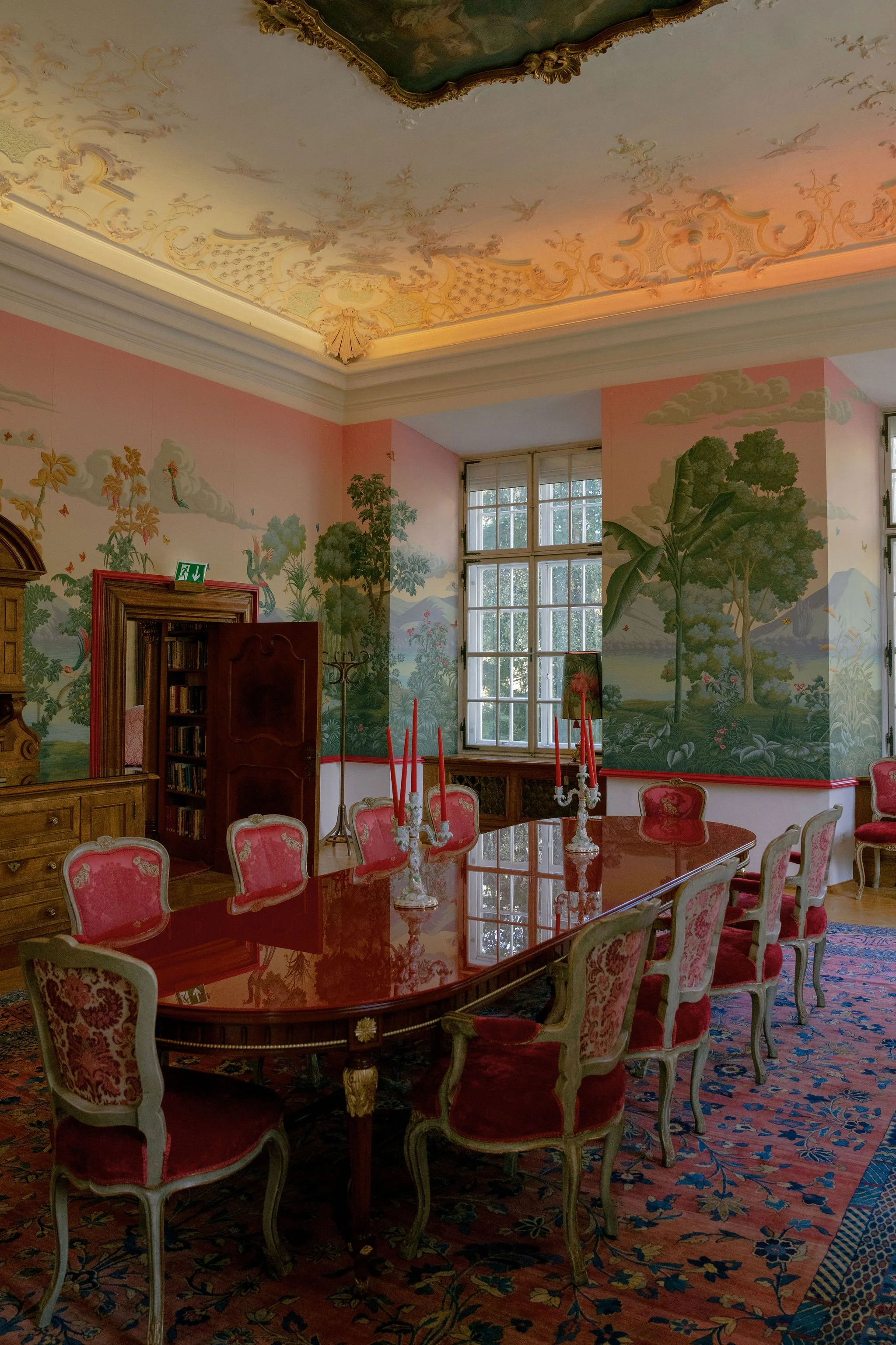 Destination Wedding elegant wedding venue Schloss Leopoldskron Salzburg red Salon Fine Events Vienna planning 