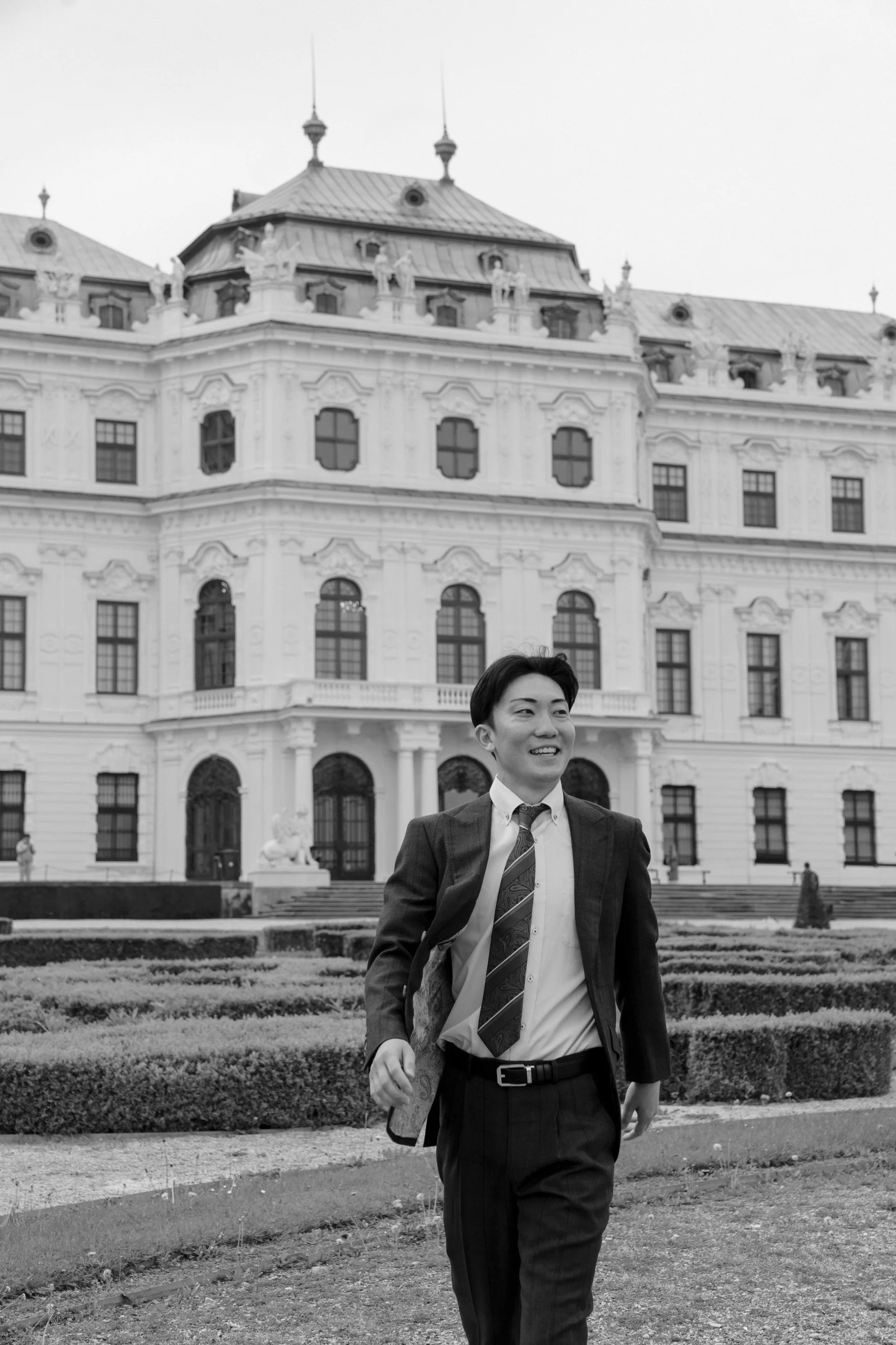 Groom portraits Belvedere gardens Vienna elopement Fine Events Vienna