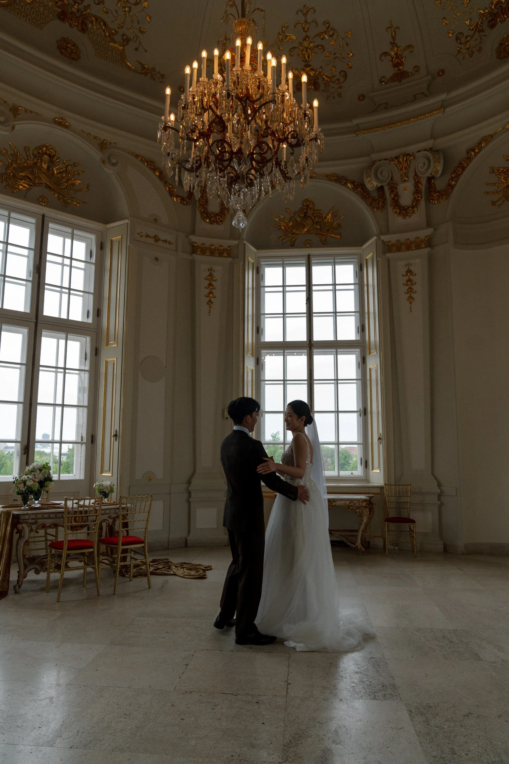 Korean Japanese bride and groom Belvedere Palace Vienna wedding Fine Events Vienna