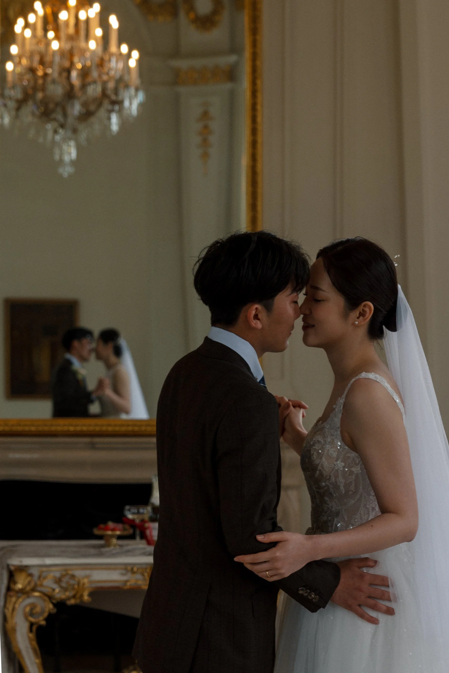 Romantic wedding ceremony Belvedere Palace Vienna elopement Fine Events Vienna