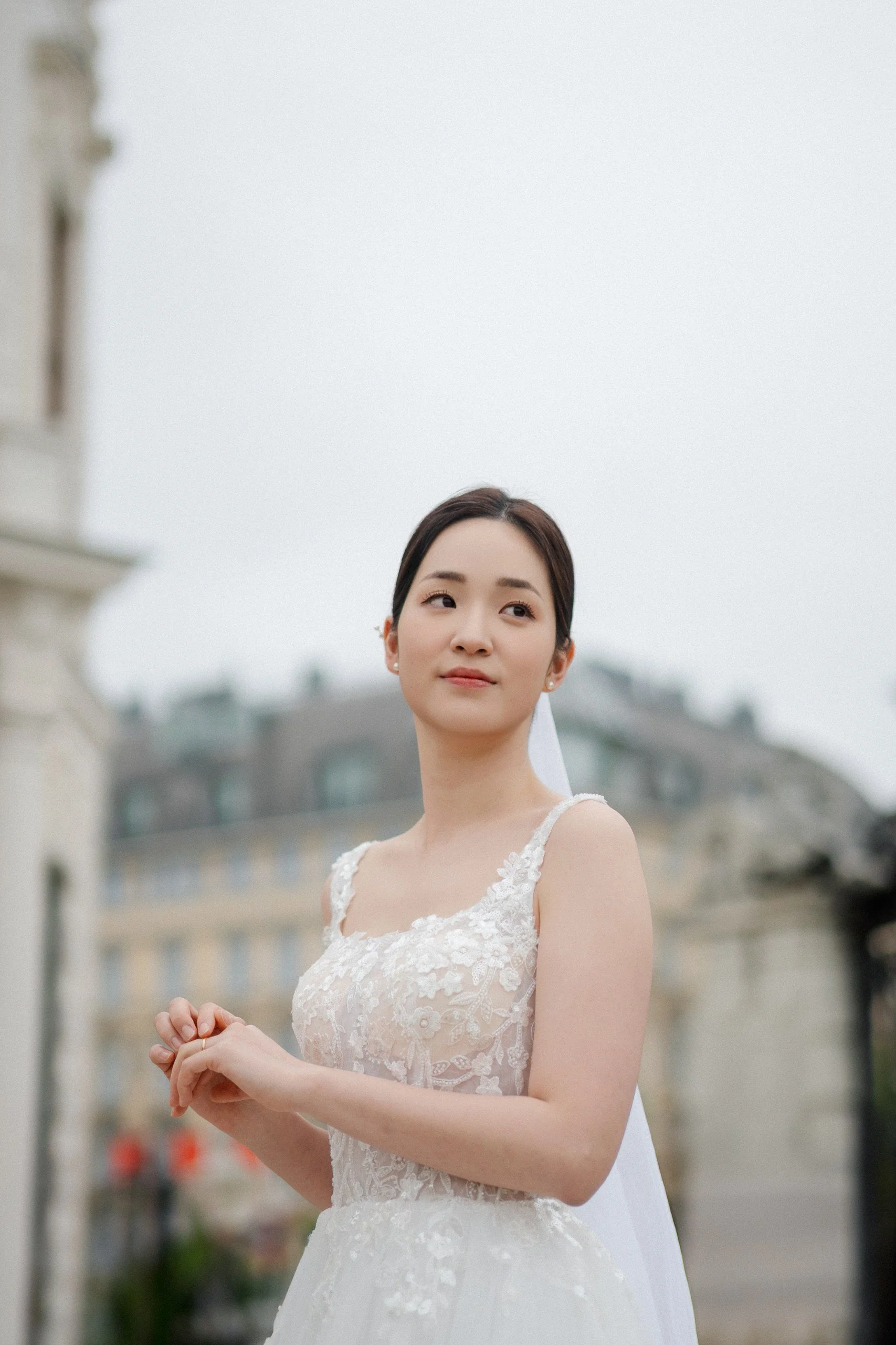 Bridal portraits outdoor Belvedere Palace Vienna elopement Fine Events Vienna