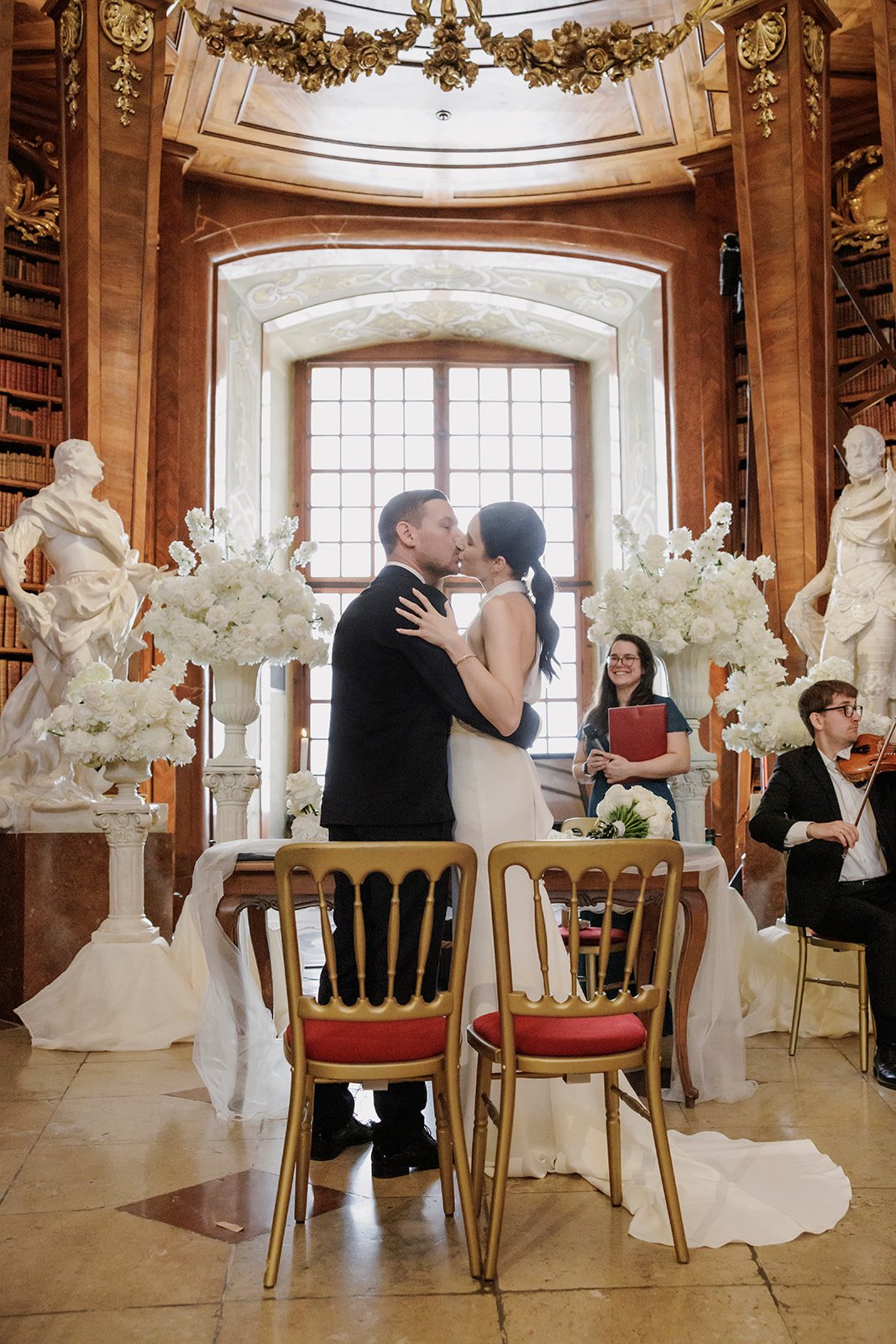 State Hall wedding National Library Vienna Austria romantic kiss Fine Events Vienna