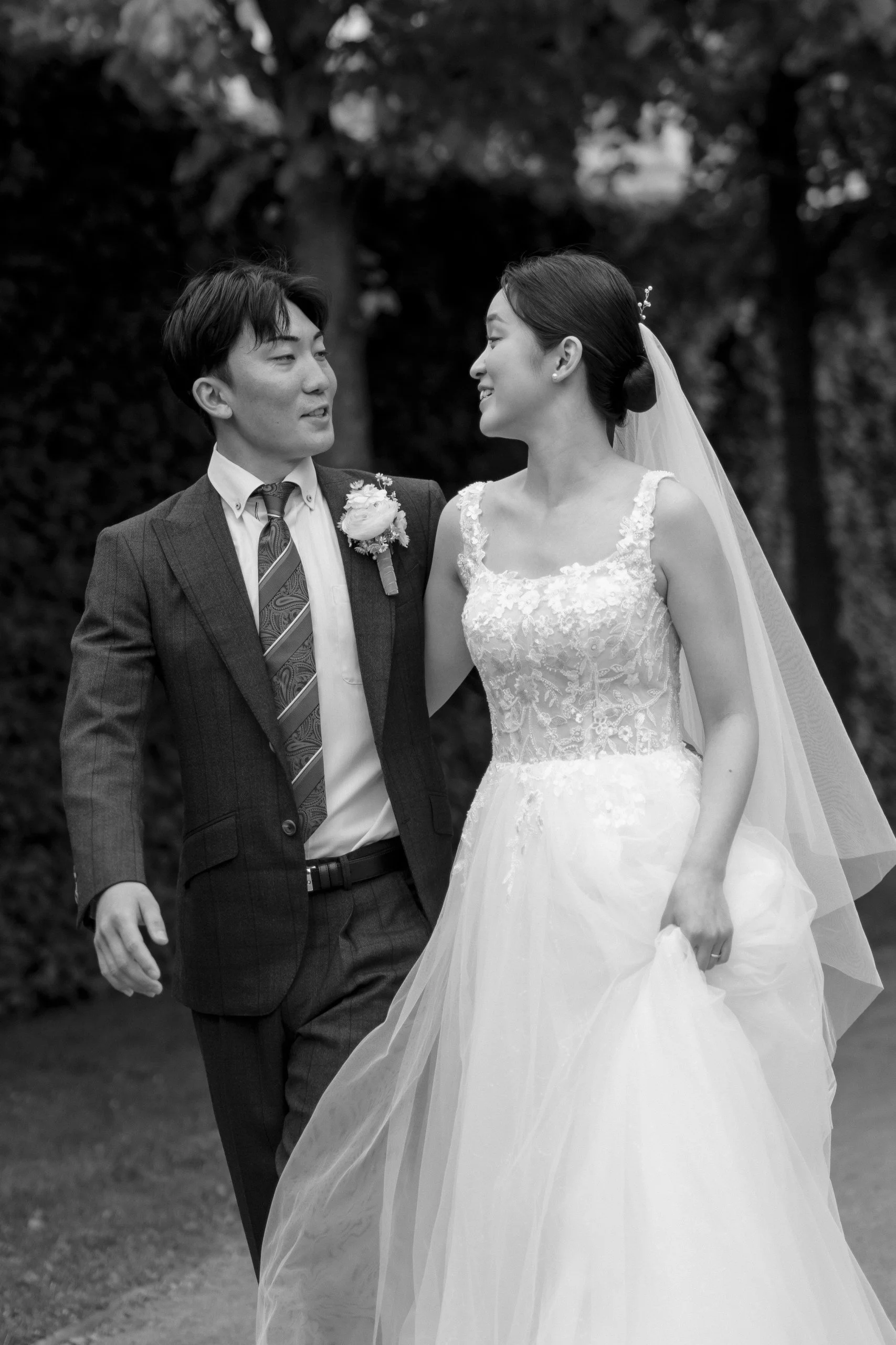 Asian couple wedding portraits Belvedere Palace Vienna elopement Fine Events Vienna