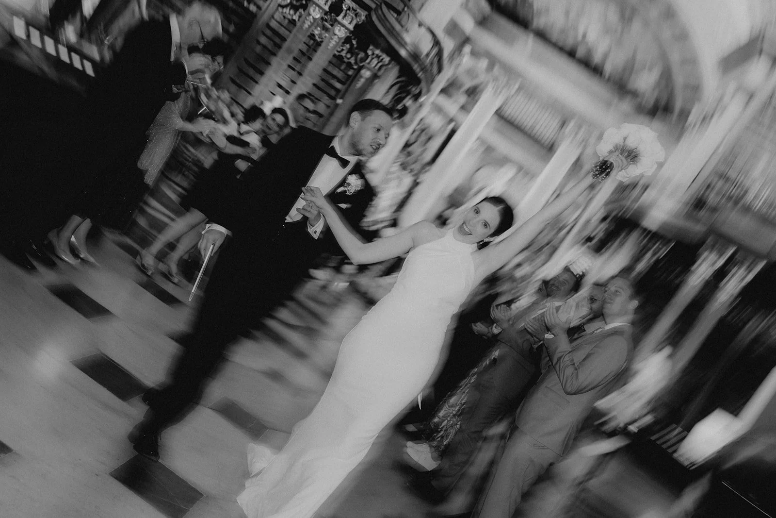 Elegant wedding couple Austrian National Library Vienna coordination Fine Events Vienna